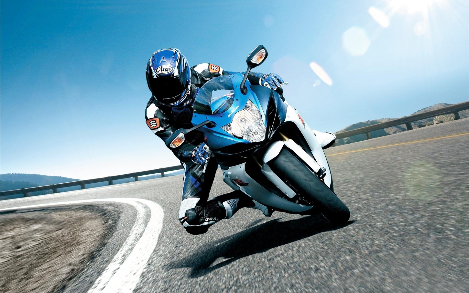 Motociclista Suzuki in curva, 1920x1200 Full HD+ WUXGA, iMac