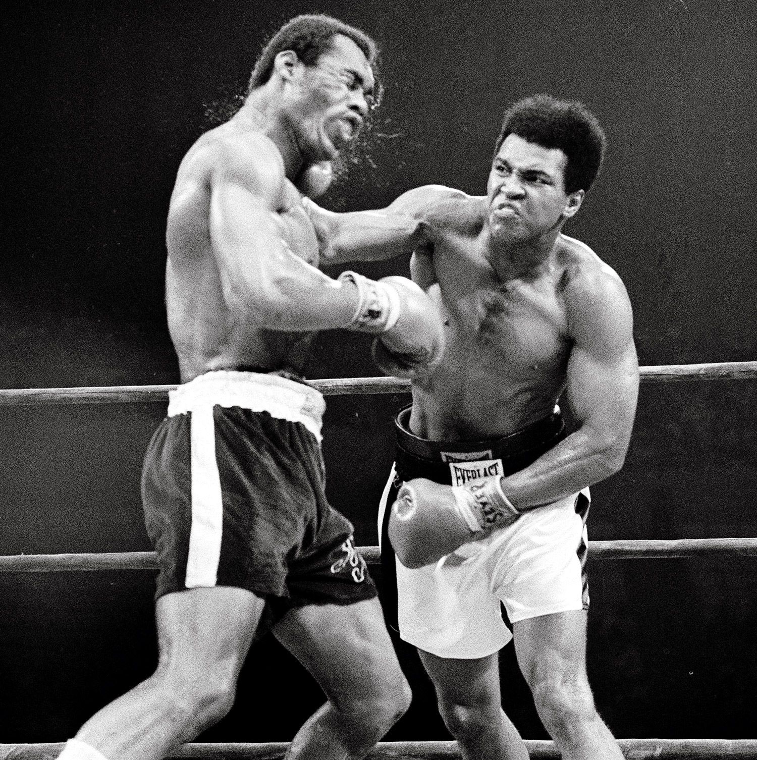 Muhammad Ali incontro pugilato, 1500x1506 Verticale, iPhone