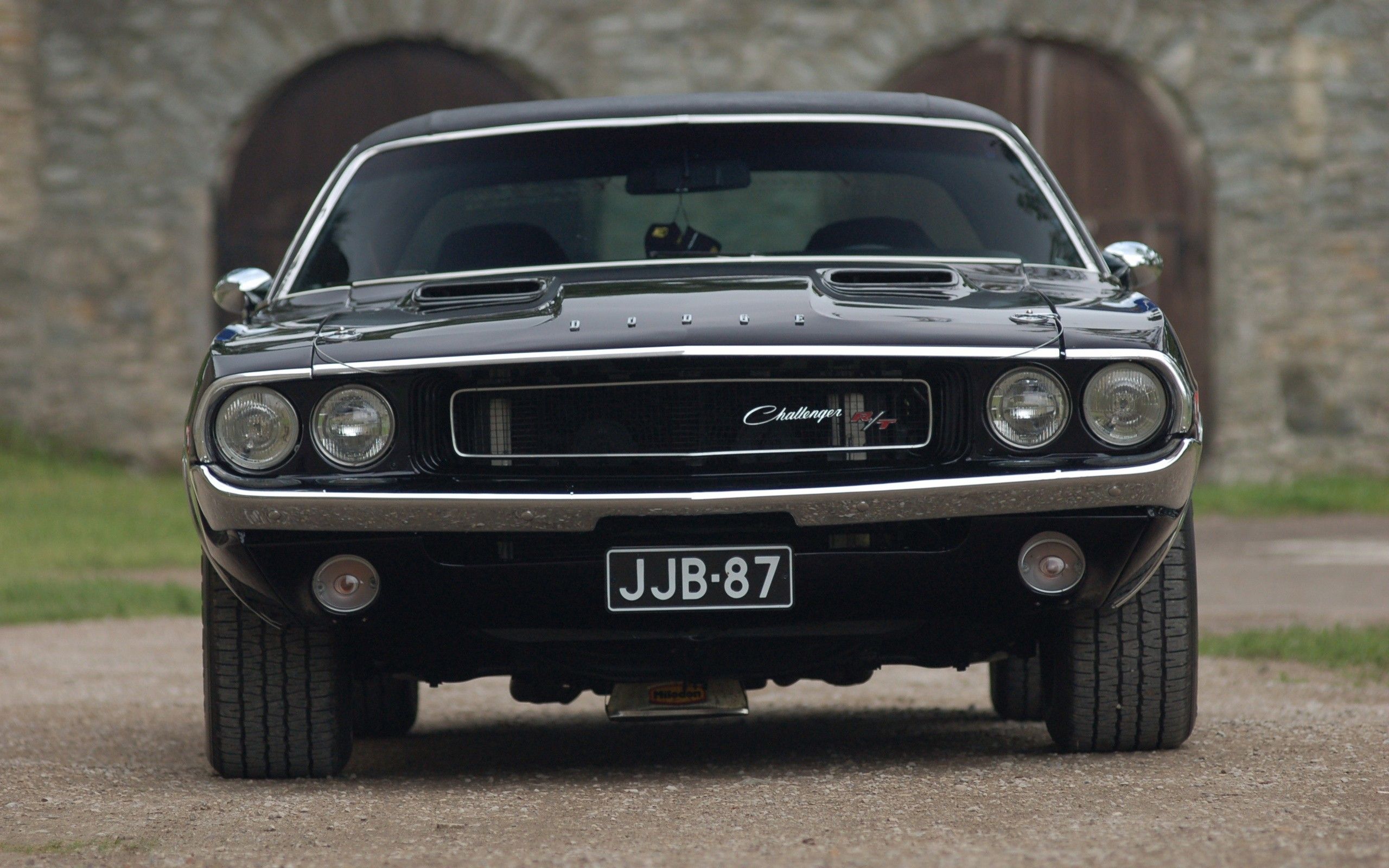 Dodge Challenger nera classica, 2560x1600 2K, MacBook Pro
