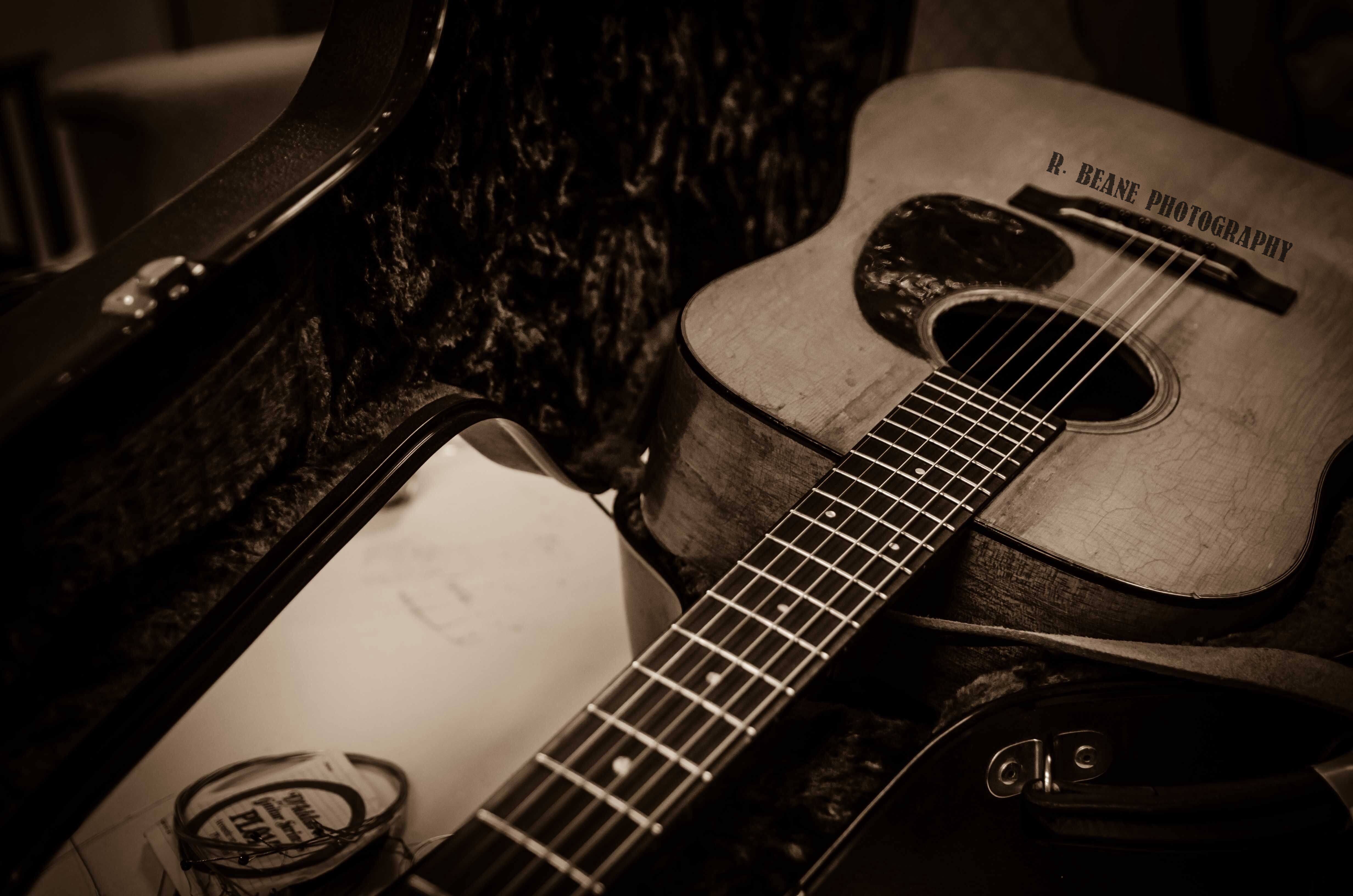 Chitarra acustica vintage seppia, 4928x3264 Ultra HD, 4K TV