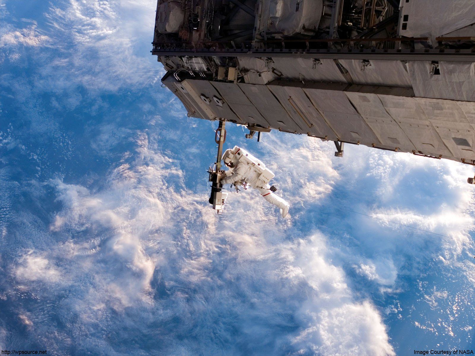 Astronauta in passeggiata spaziale, 1600x1200 HD Ready, Laptop