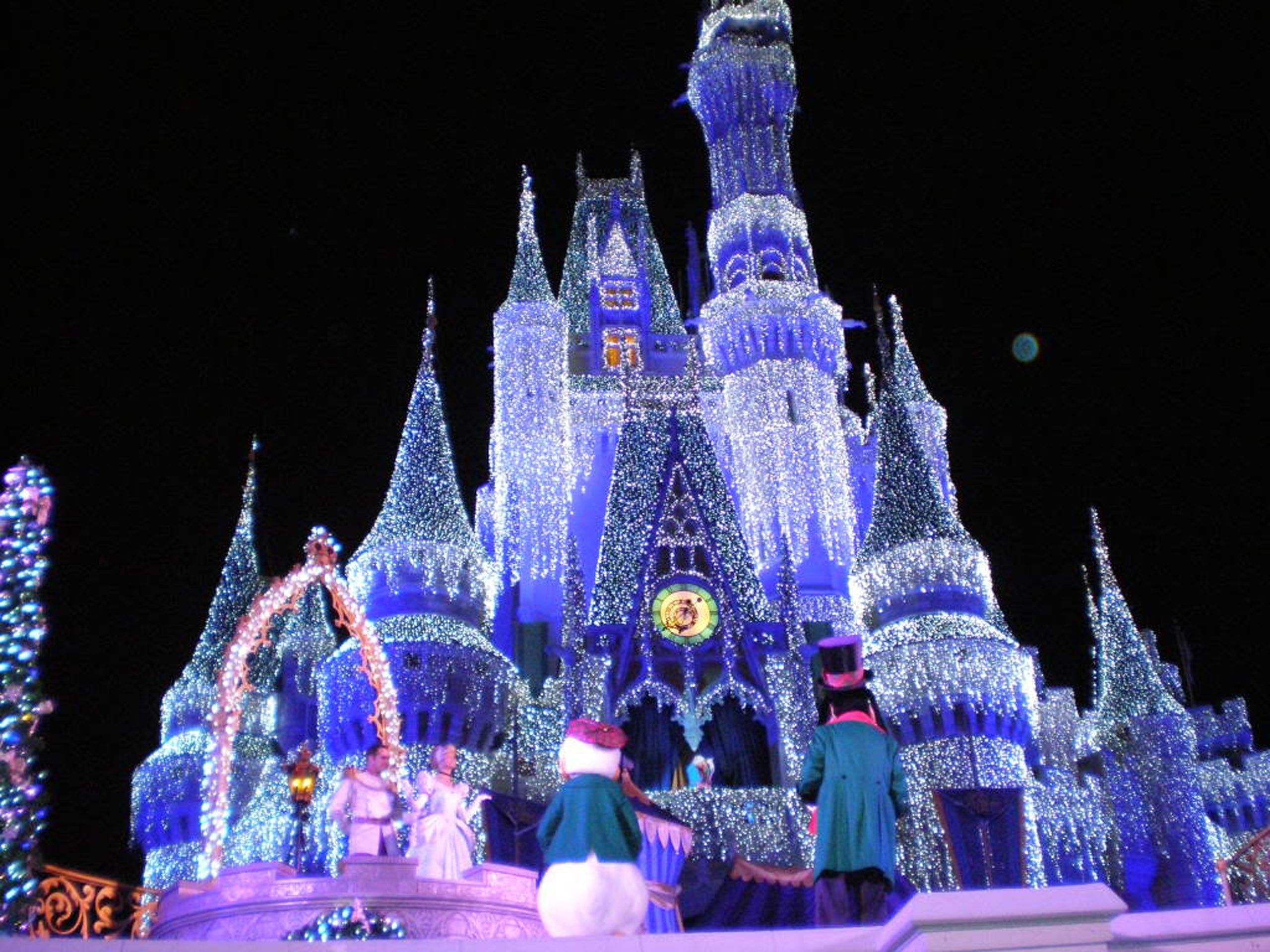 Castello Disney illuminato di Natale, 2560x1920 2K, Desktop