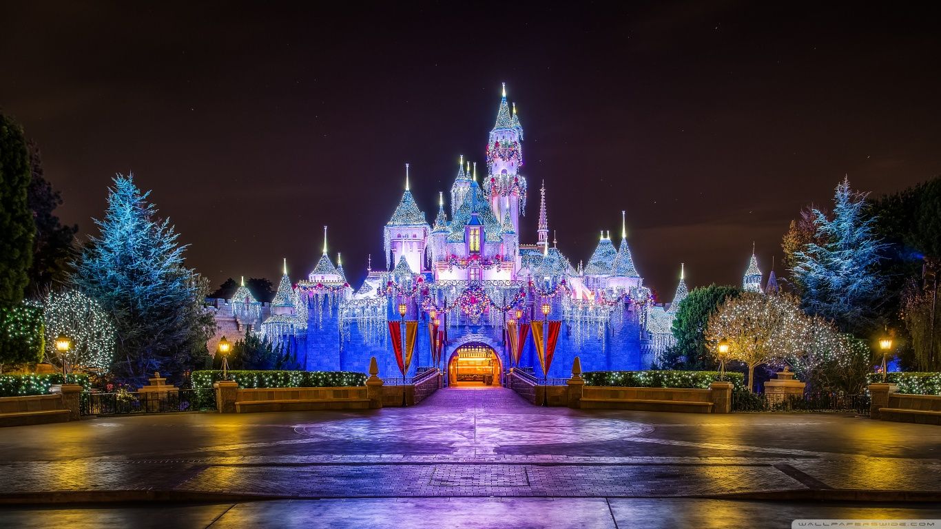 Castello Disneyland illuminato Natale, 1366x768 HD, Desktop