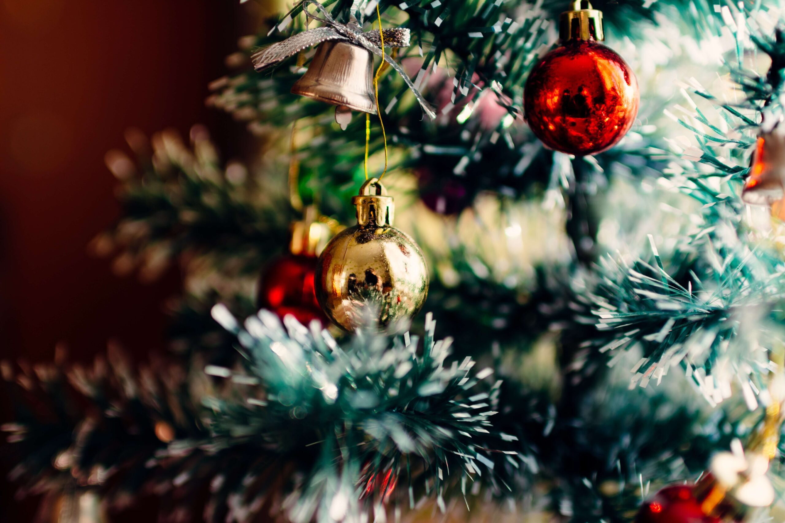 Albero di Natale con decorazioni, 2560x1707 2K+, PC
