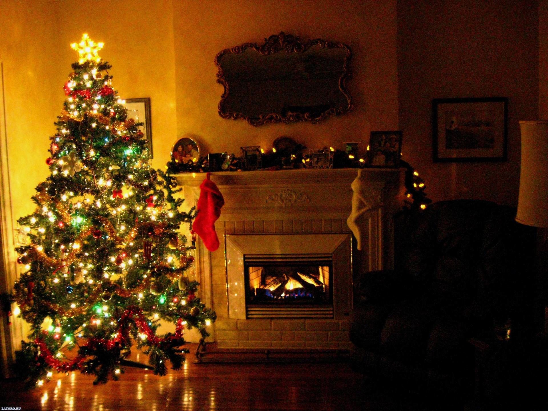 albero di Natale con camino acceso, 1920x1440 Full HD+, Desktop
