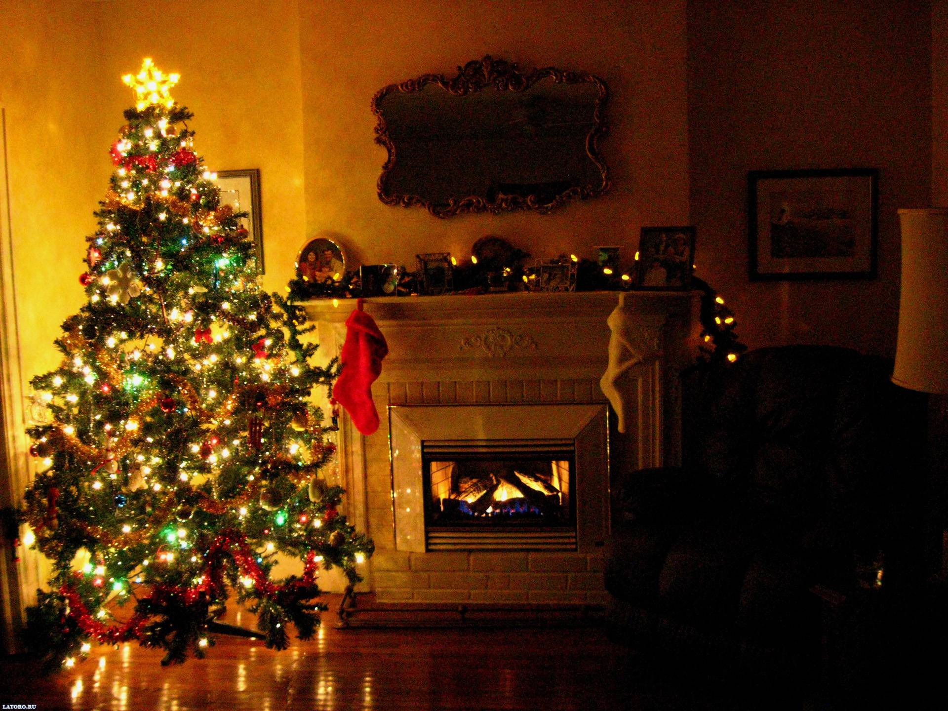 Albero di Natale con camino, 1920x1440 WUXGA, PC Desktop