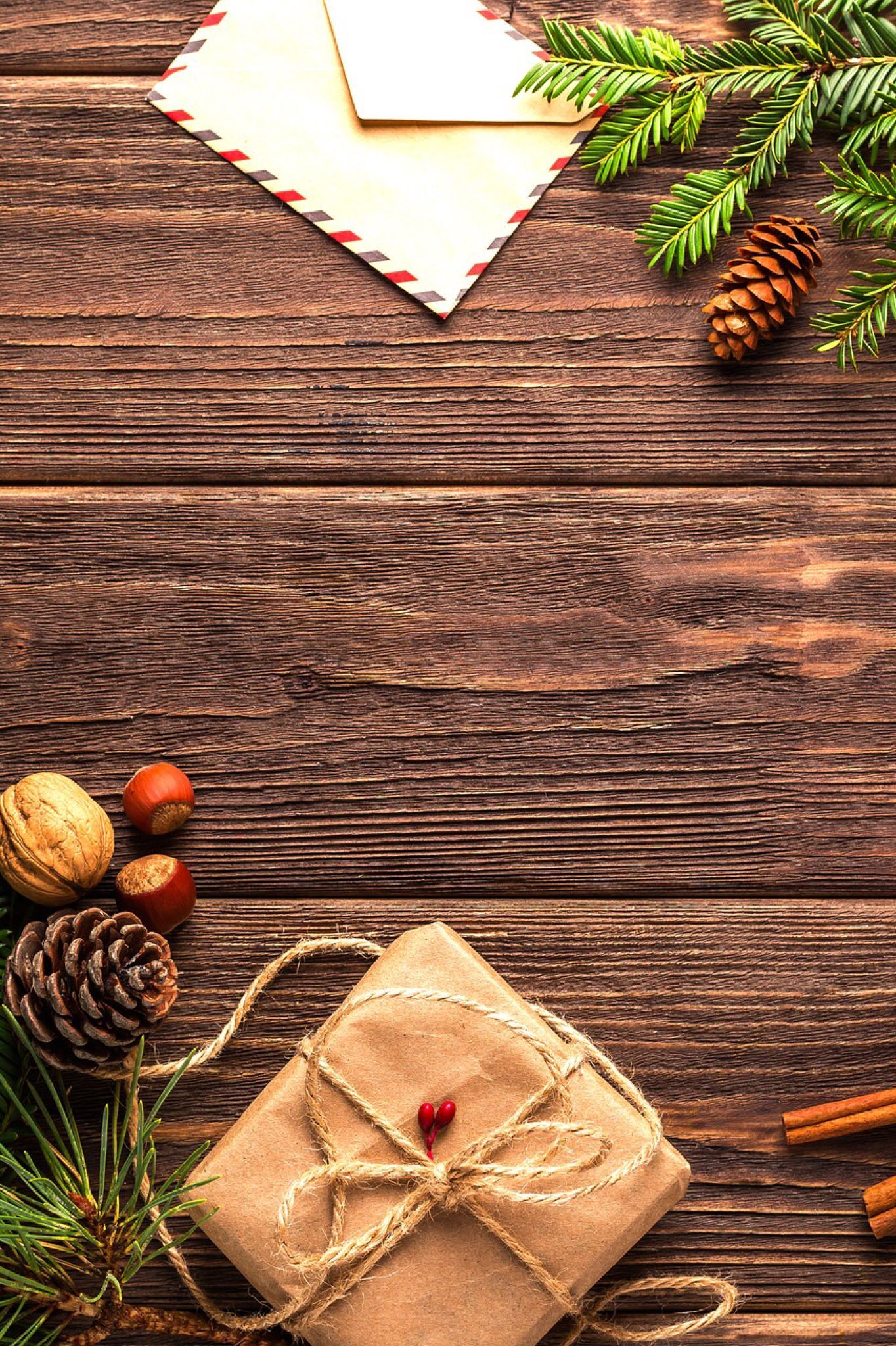 regalo natalizio su legno rustico, 1364x2048 Full HD Verticale, iPhone Pro