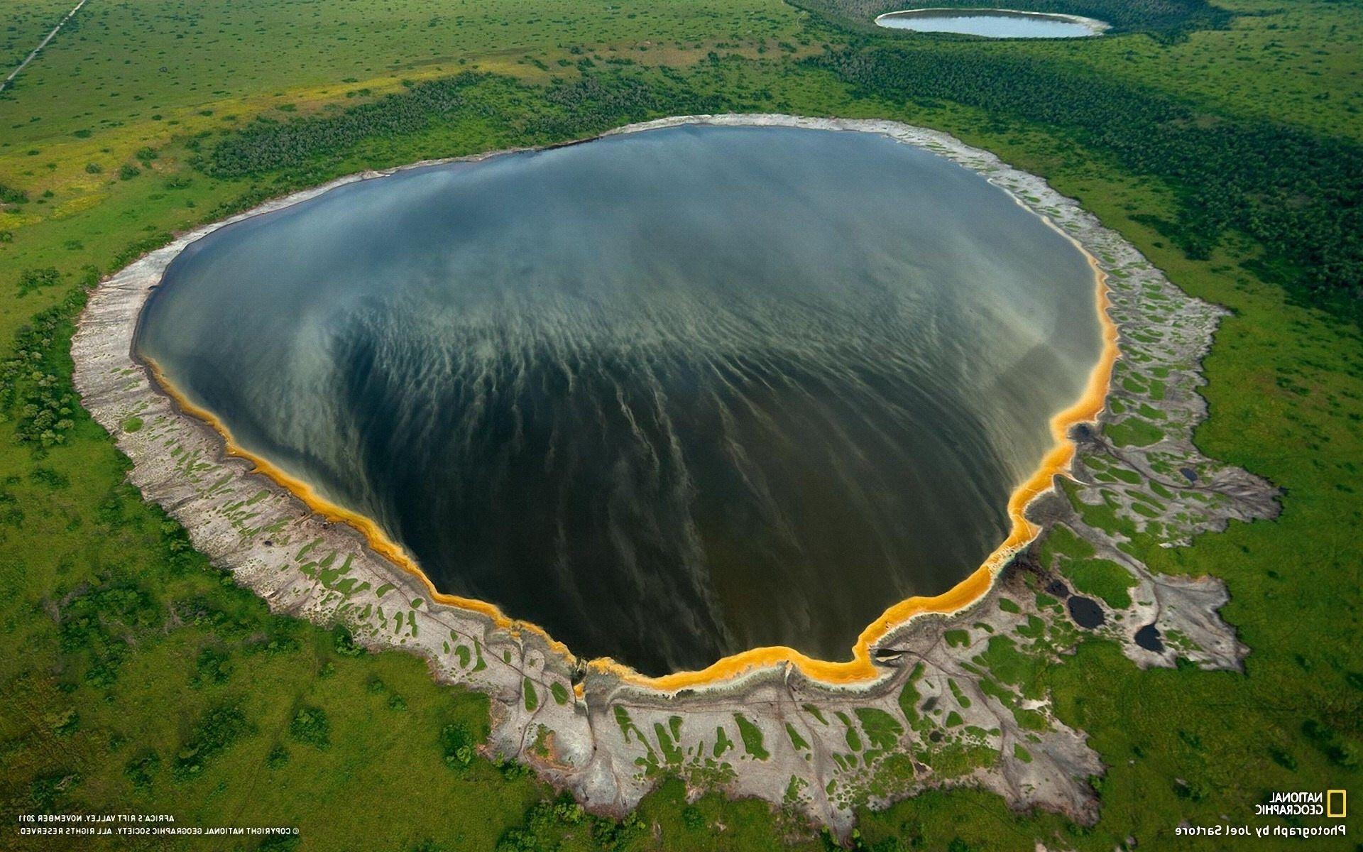 Lago circolare vista aerea, 1920x1200 Full HD+, PC