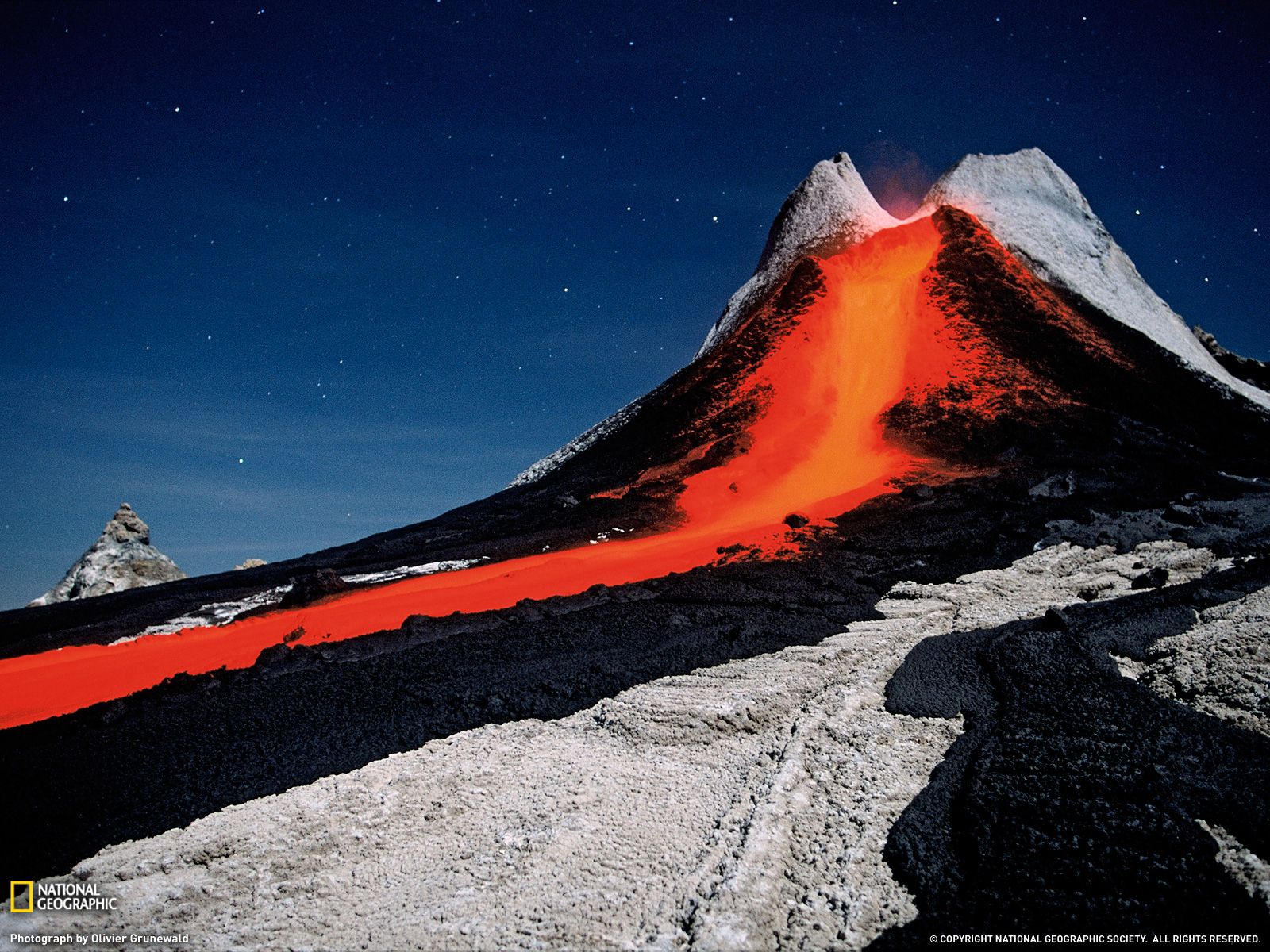 Vulcano in eruzione con lava, 1600x1200 HD Ready, Desktop