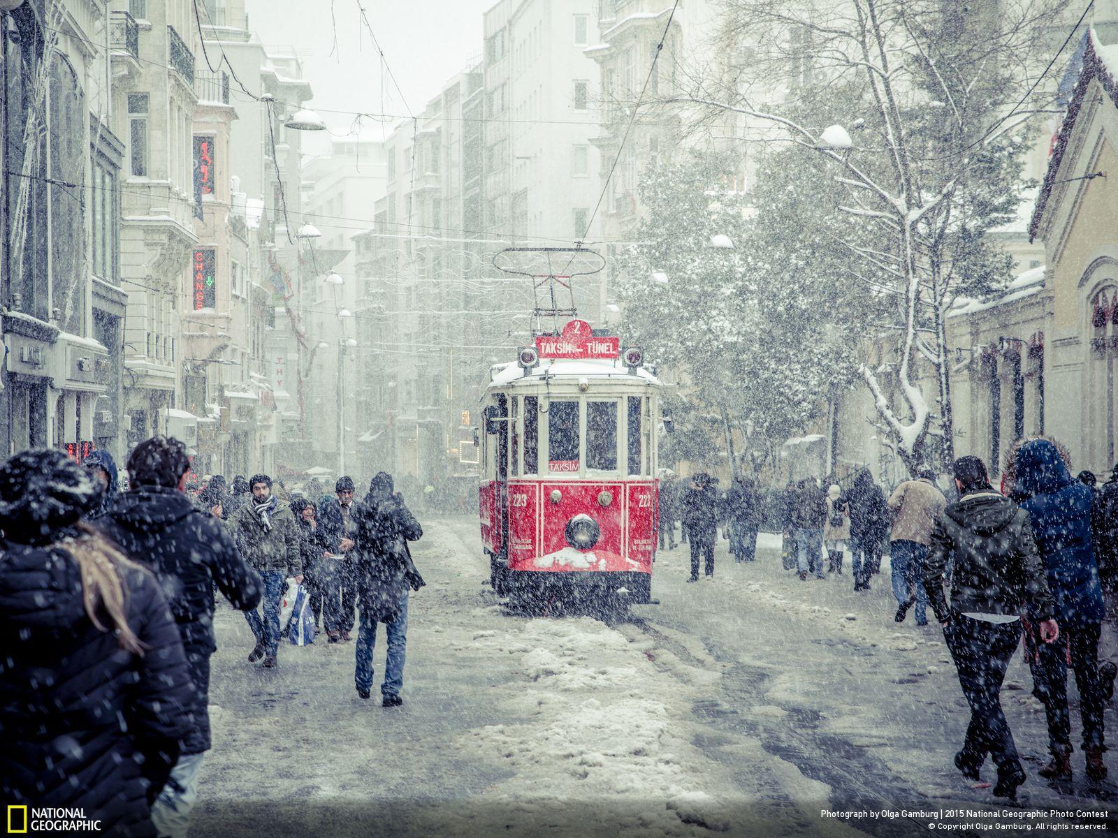 Tram rosso Istanbul nella neve, 1600x1200 HD, Laptop