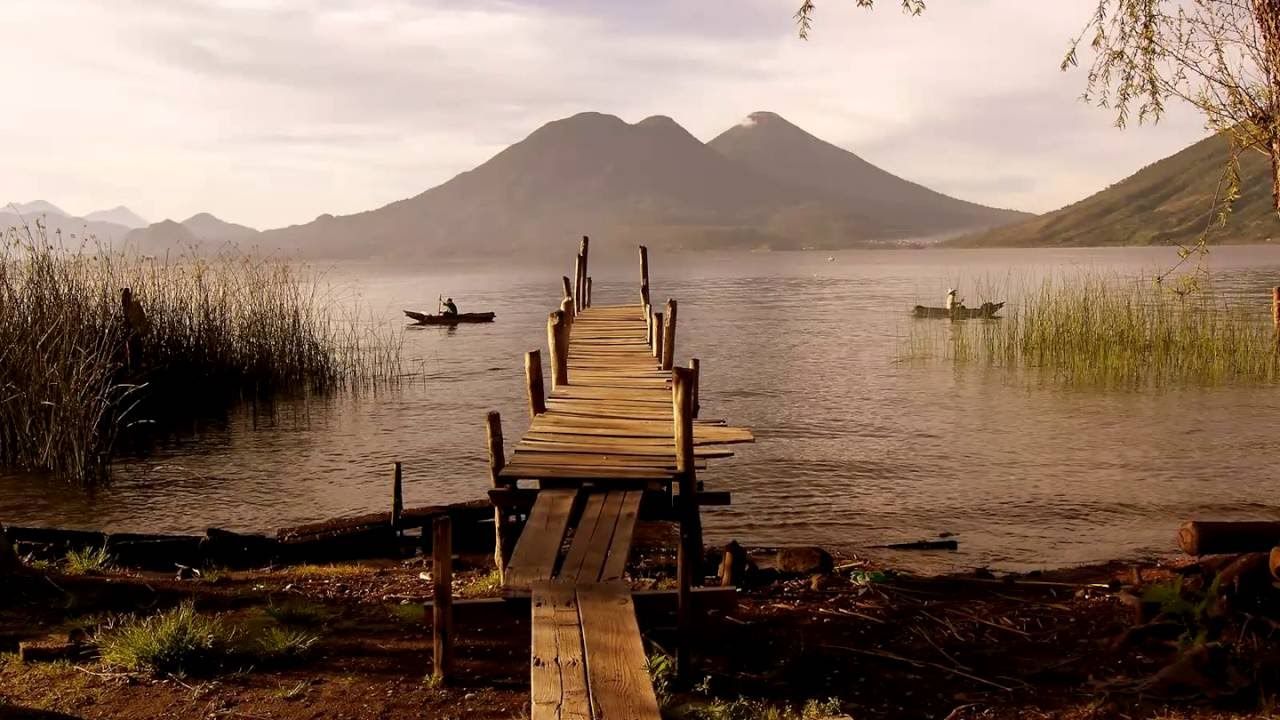 Lago con molo di legno e vulcani, 1280x720 720p, Laptop