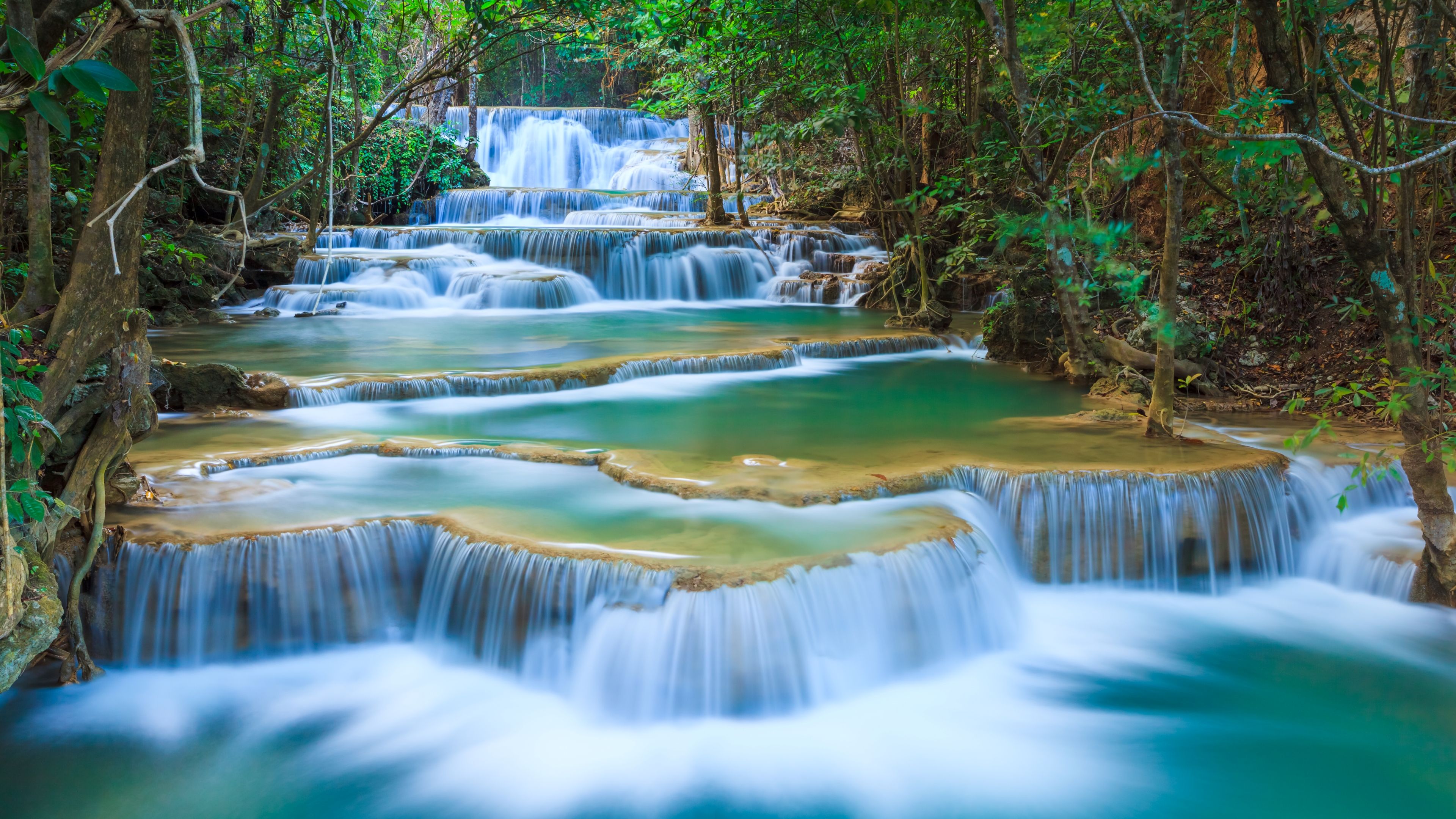 Cascata tropicale nella foresta, 3840x2160 Ultra HD, 4K TV
