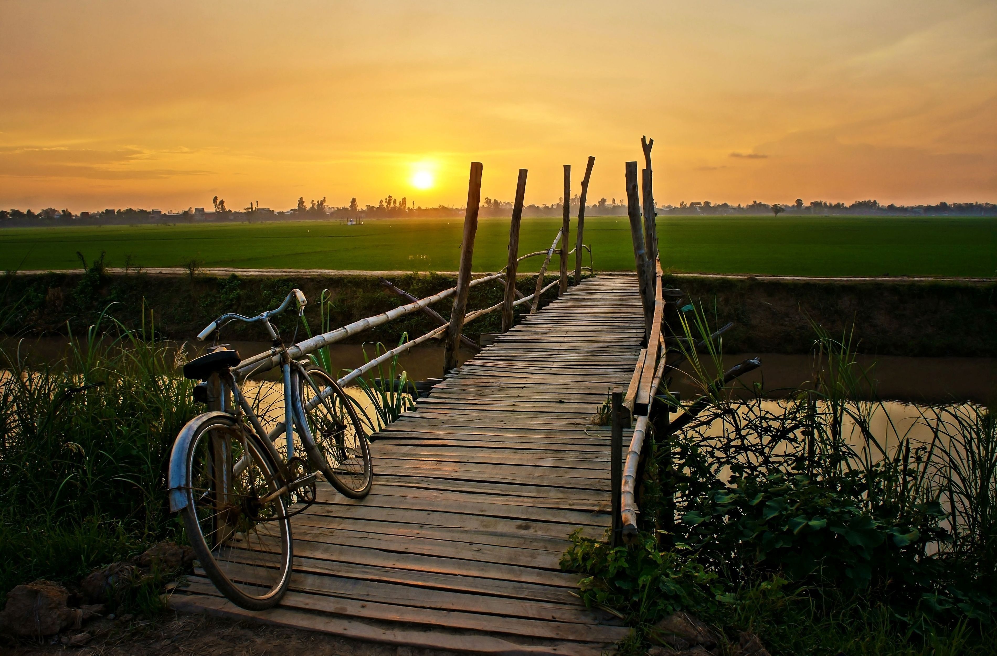 Ponte legno bicicletta tramonto, 3800x2500 2K+, Desktop