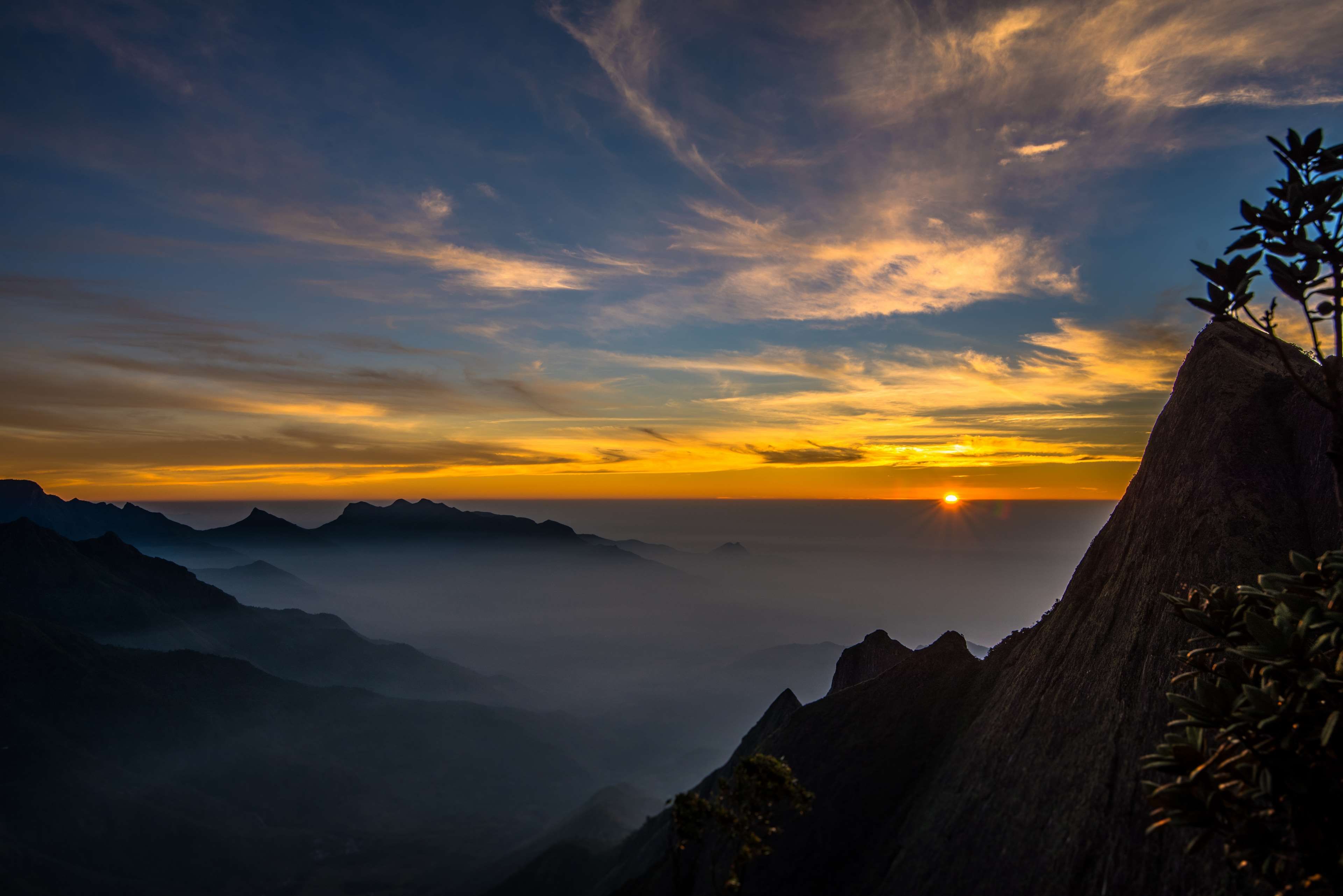 Alba su montagne nebbiose, 3840x2563 4K, Smart TV 4K