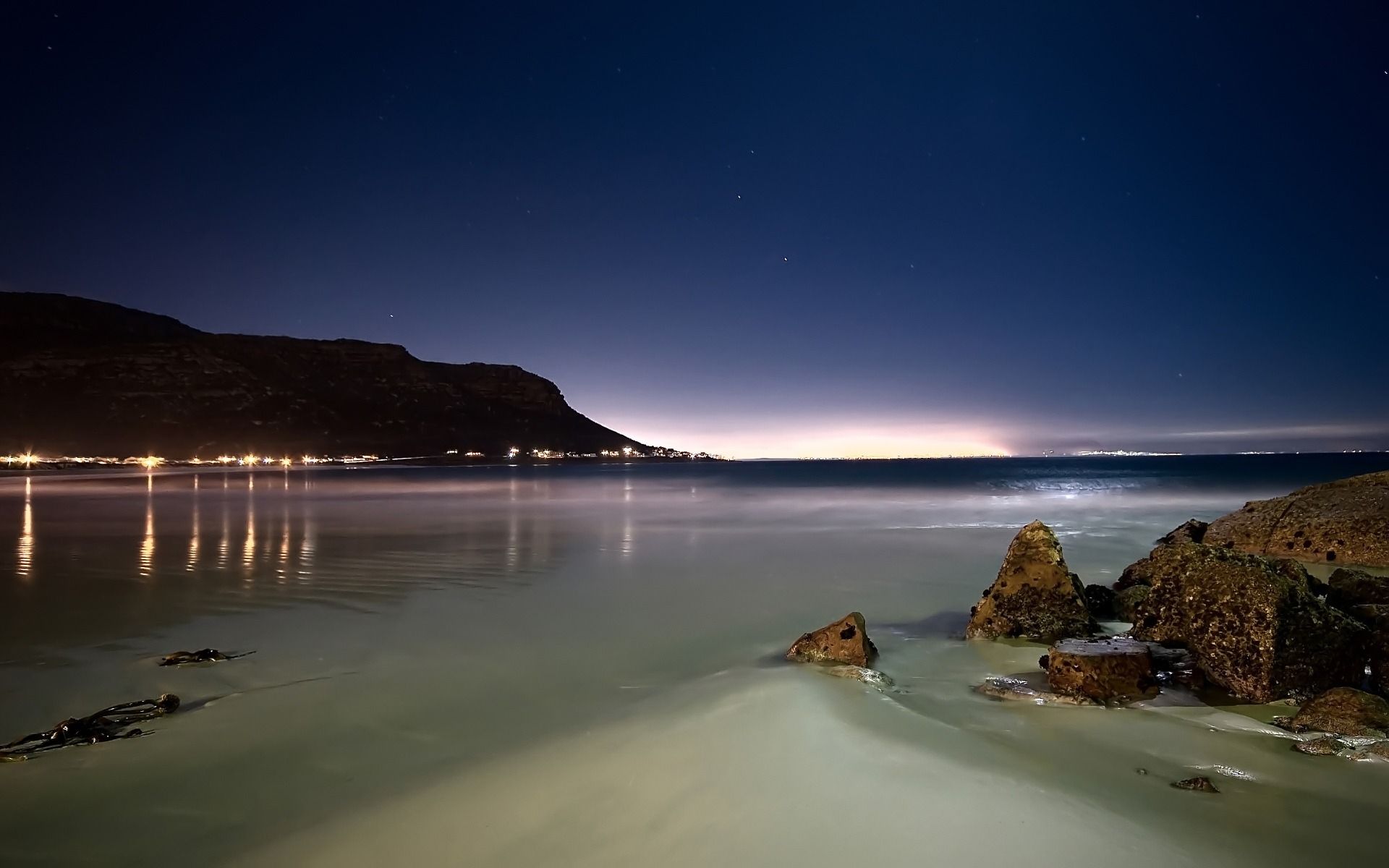 Spiaggia notturna con montagne, 1920x1200 Full HD+ WUXGA, Desktop