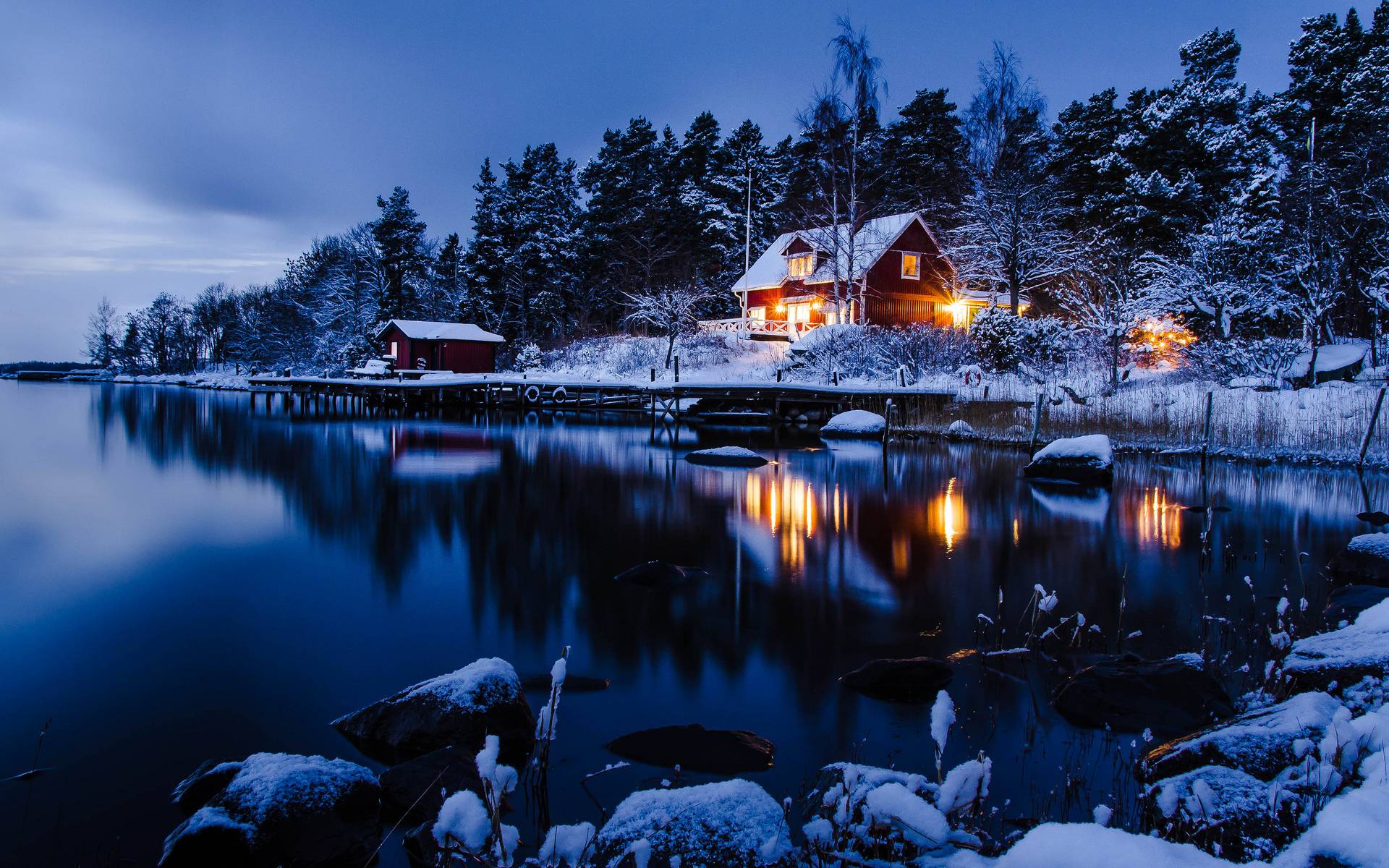 Casa illuminata lago notturno invernale, 1920x1200 WUXGA, Desktop