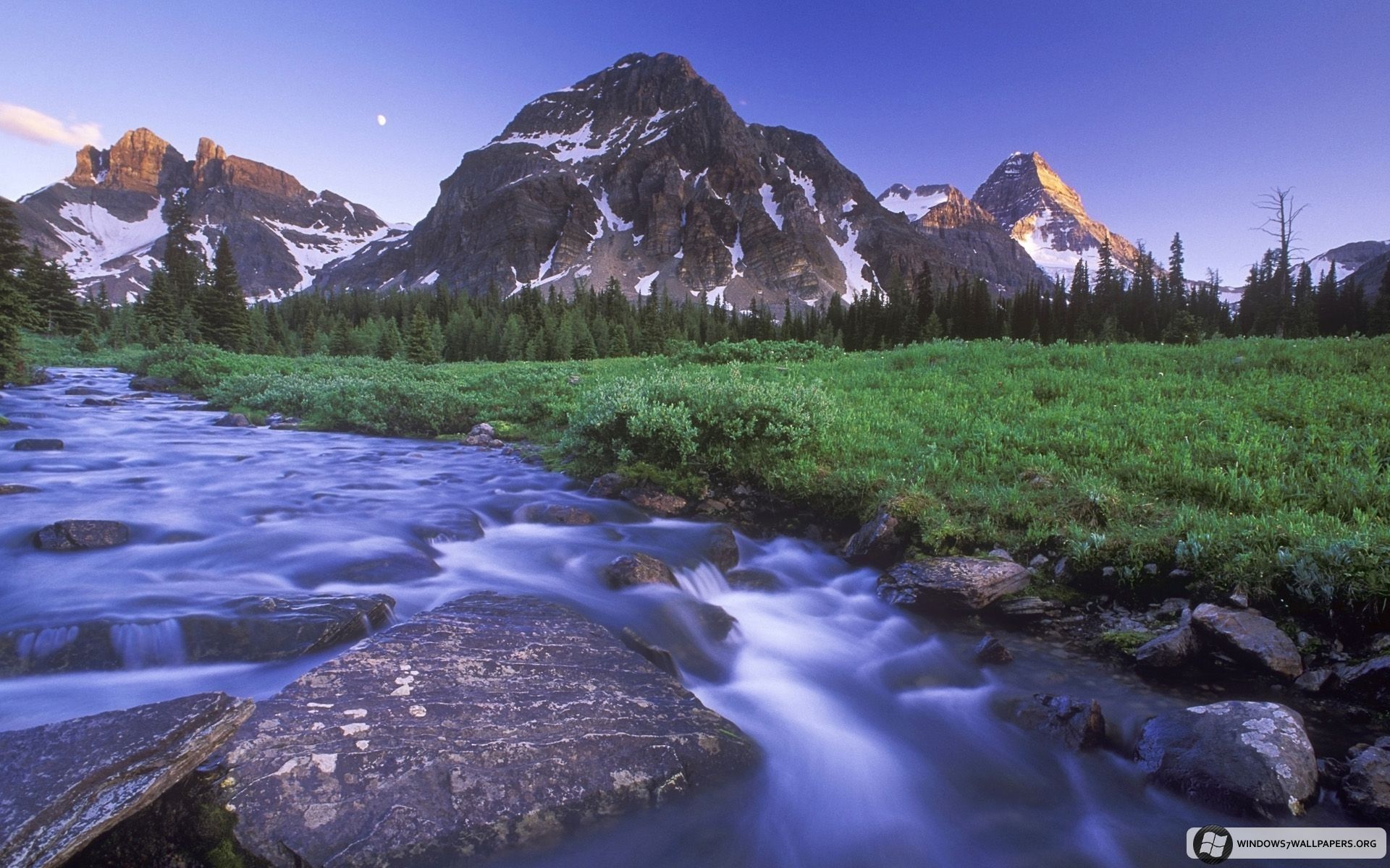 Fiume montano con montagne, 1920x1200 WUXGA, Monitor Gaming