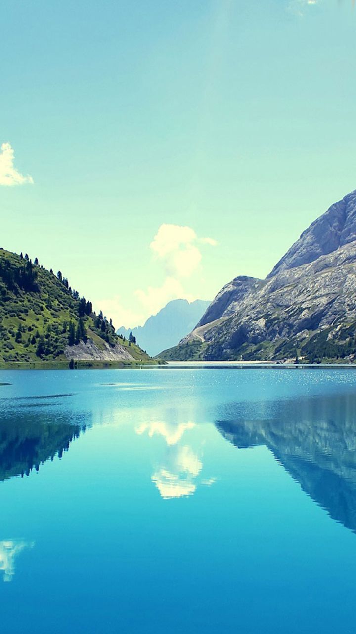 Lago montano azzurro riflesso, 720x1280 Verticale, Telefono