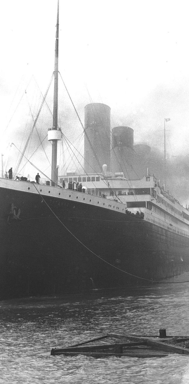 Nave Titanic bianco e nero, 630x1280 Full HD Verticale, iPhone