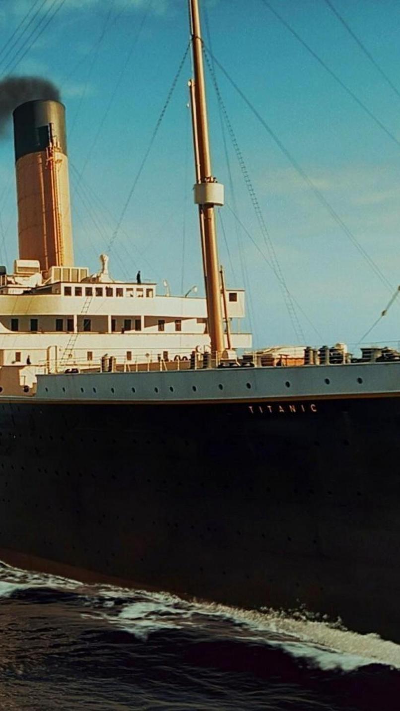 Nave Titanic in mare, 806x1433 Verticale, Mobile