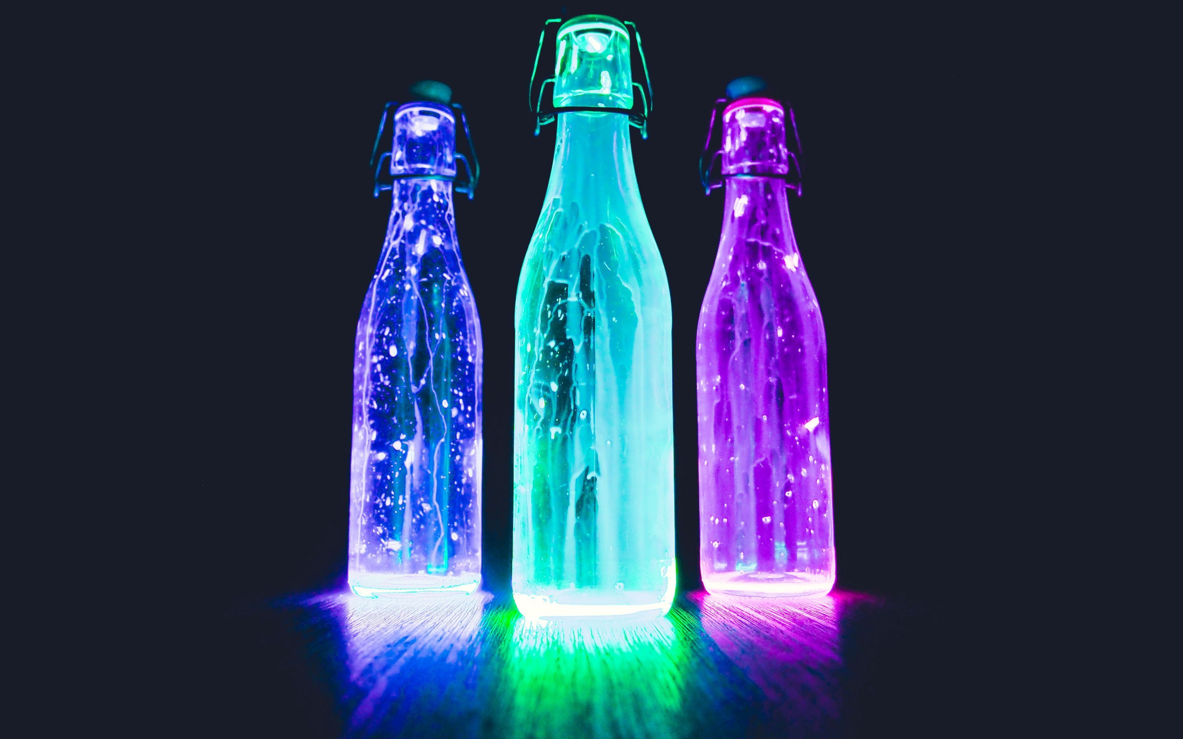 Bottiglie luminose neon colorate, 3840x2400 Ultra HD, 4K TV
