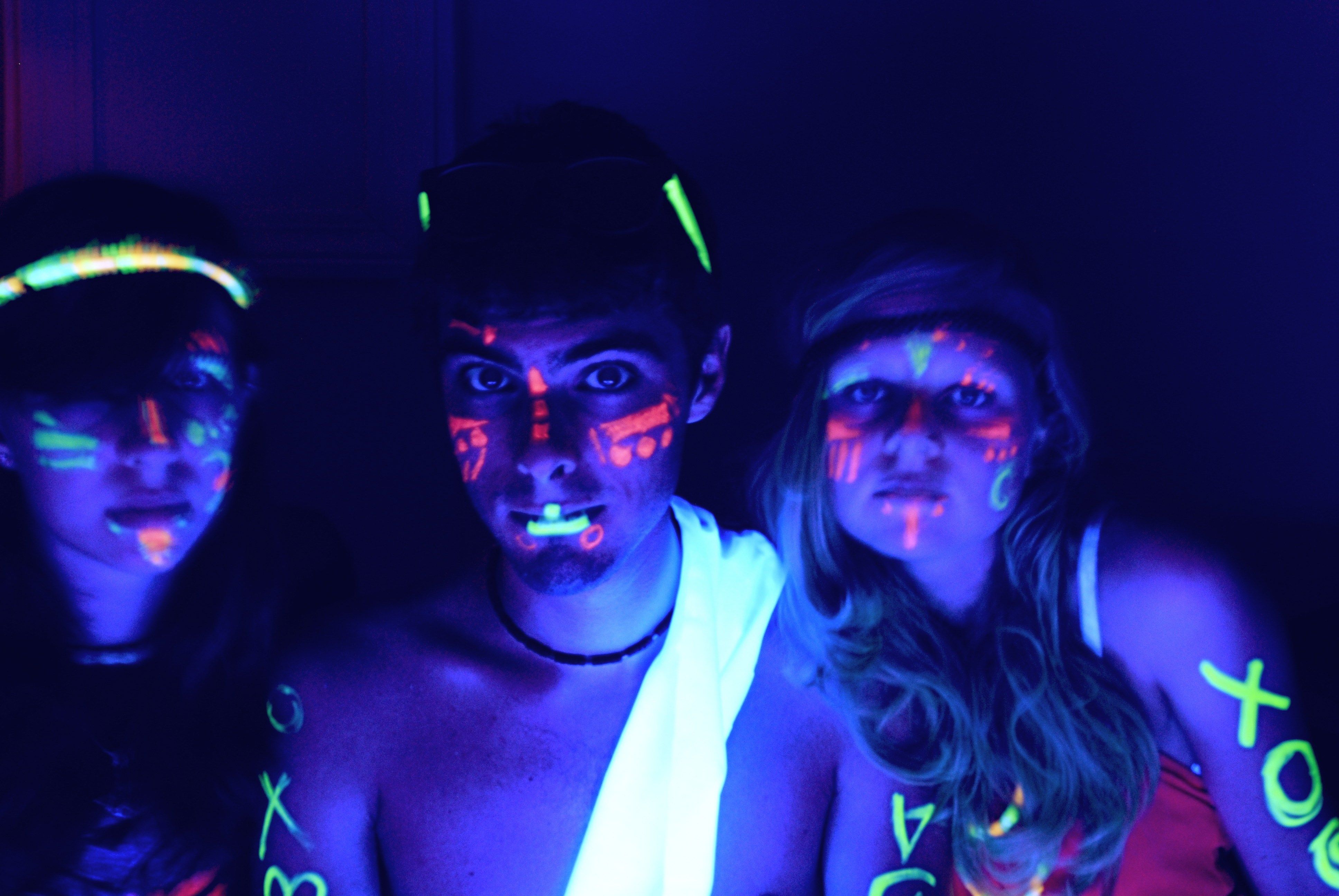 Personaggio neon rosa luminoso, 1920x1080 Full HD 1080p, Laptop