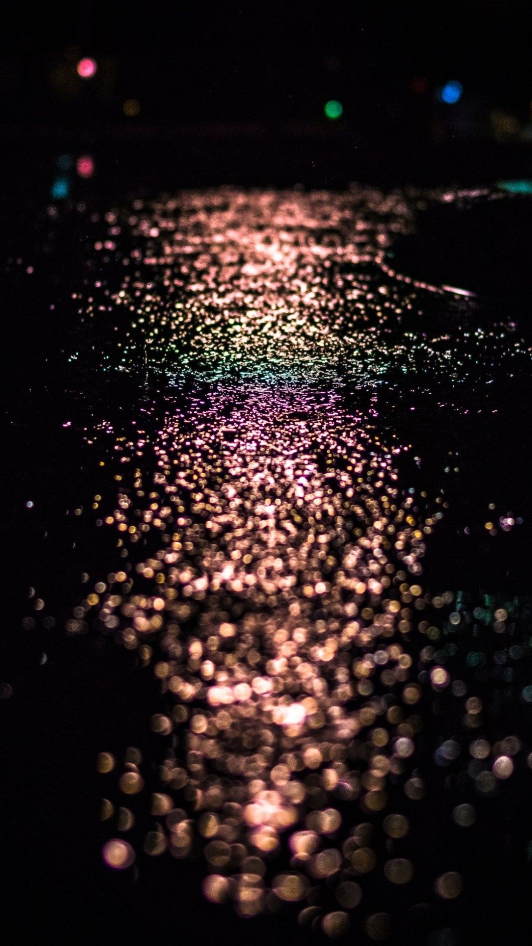 Pioggia notturna luci riflesse, 1060x1884 Verticale, iPhone Pro