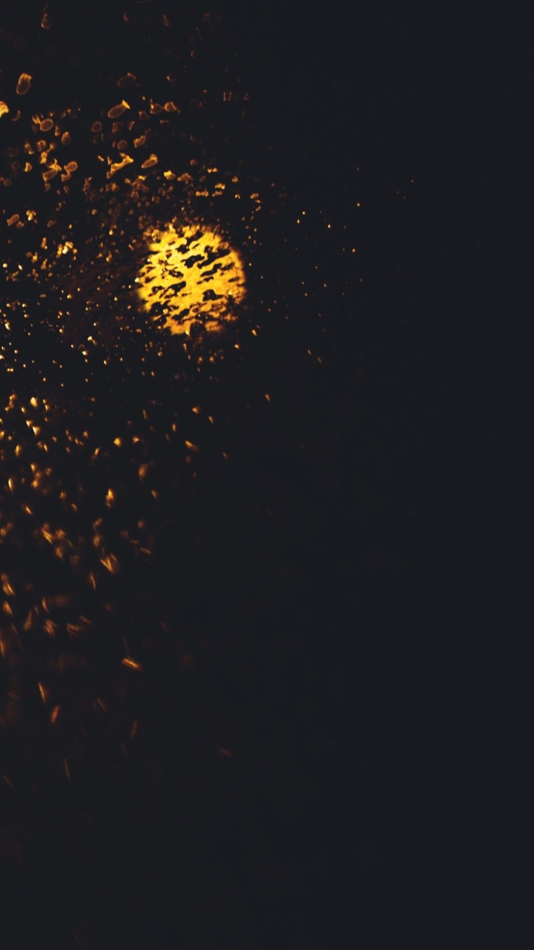 scintille fuoco su nero, 1060x1884 Full HD Verticale, iPhone Air