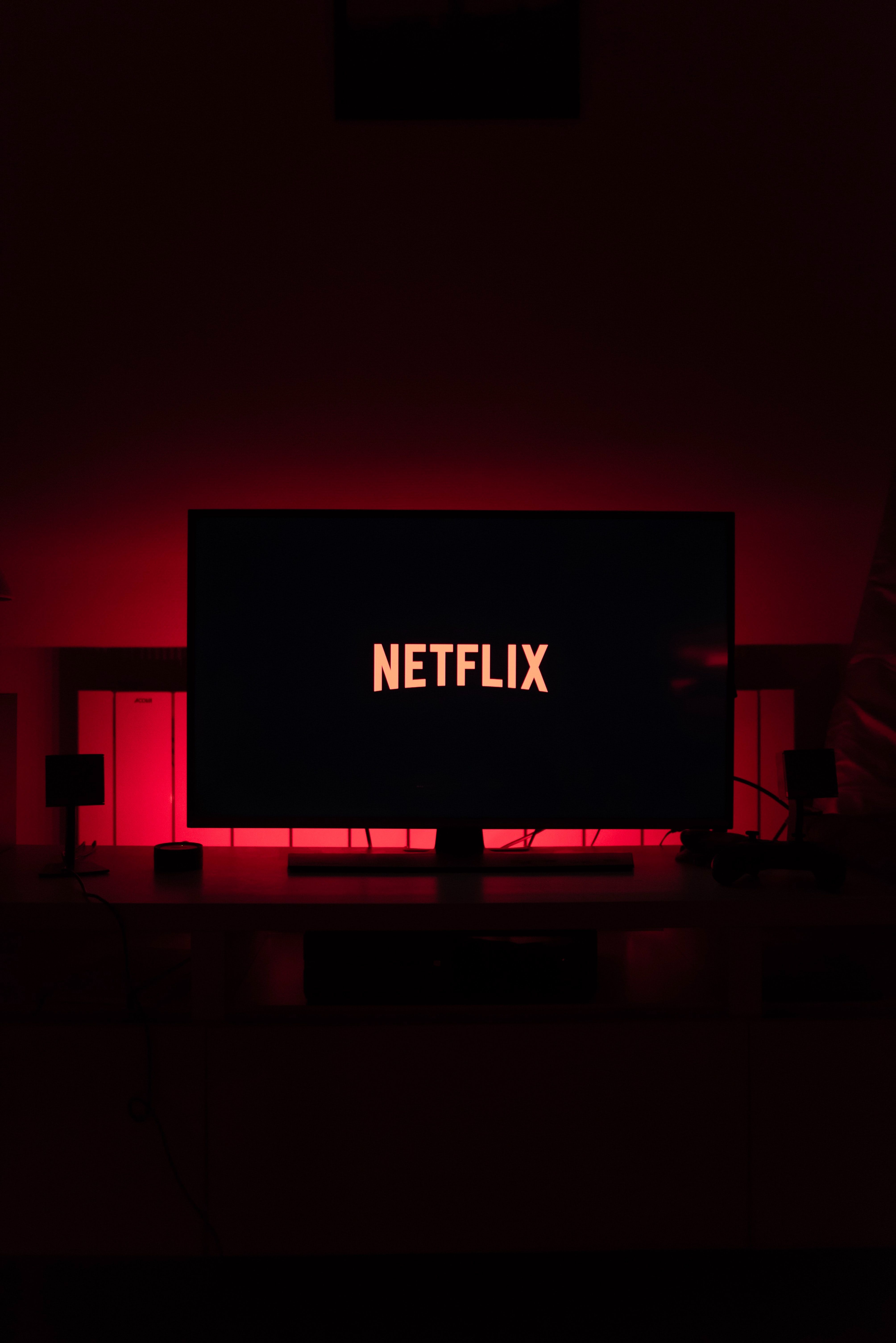 TV con logo Netflix rosso, 4016x6016 Full HD Verticale, iPhone