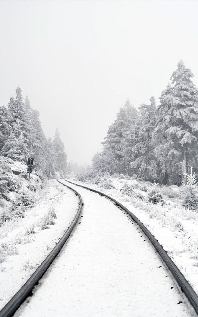 Binari ferroviari nella neve, 757x1214 Verticale, Mobile