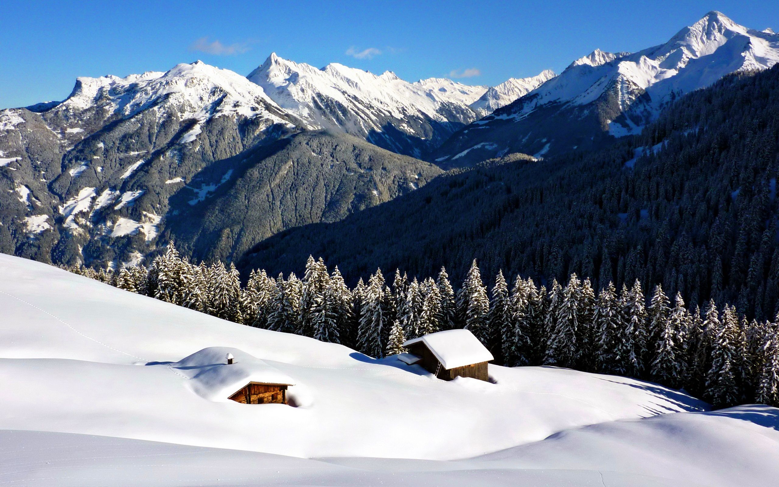 Montagne innevate con baita, 2560x1600 2K, PC