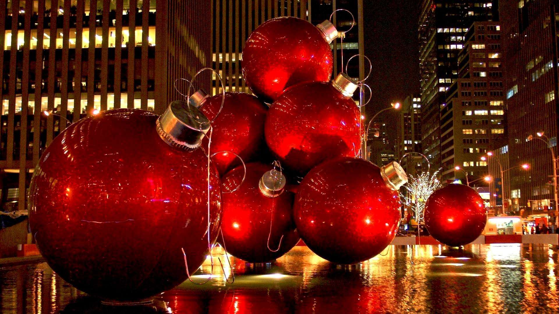 Sfere natalizie rosse giganti New York, 1920x1080 Full HD 1080p, Desktop