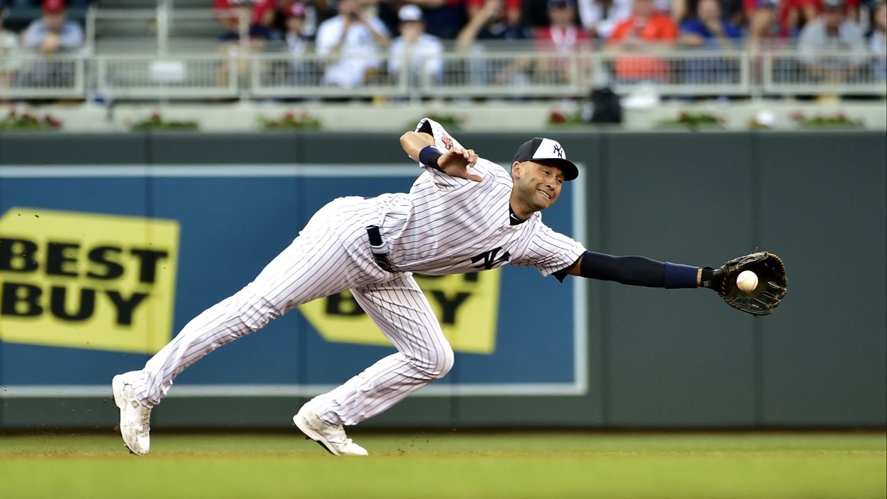 Giocatore baseball Yankees in tuffo, 1280x720 HD, Desktop