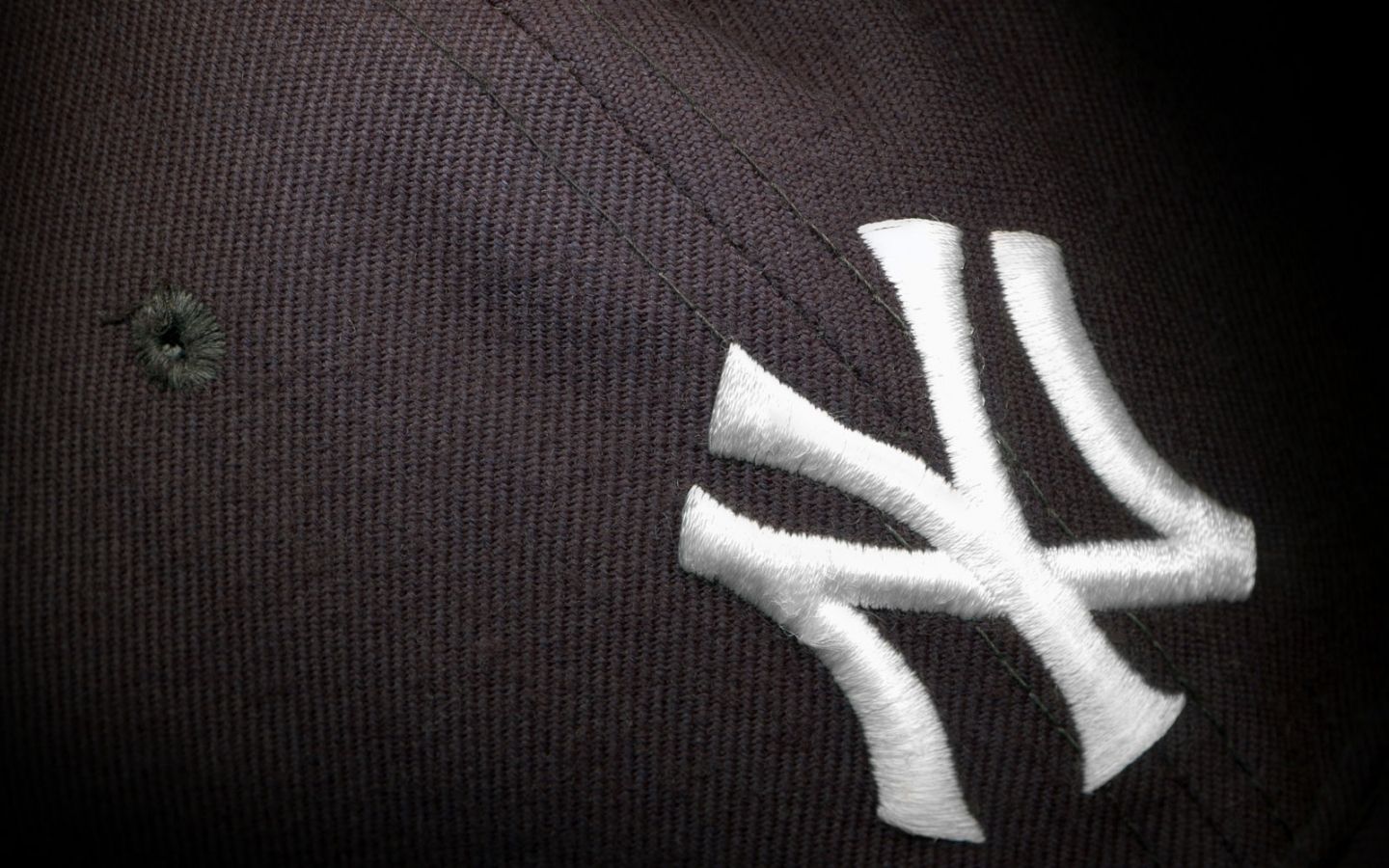 Logo Yankees su cappellino, 1440x900 HD, PC Desktop