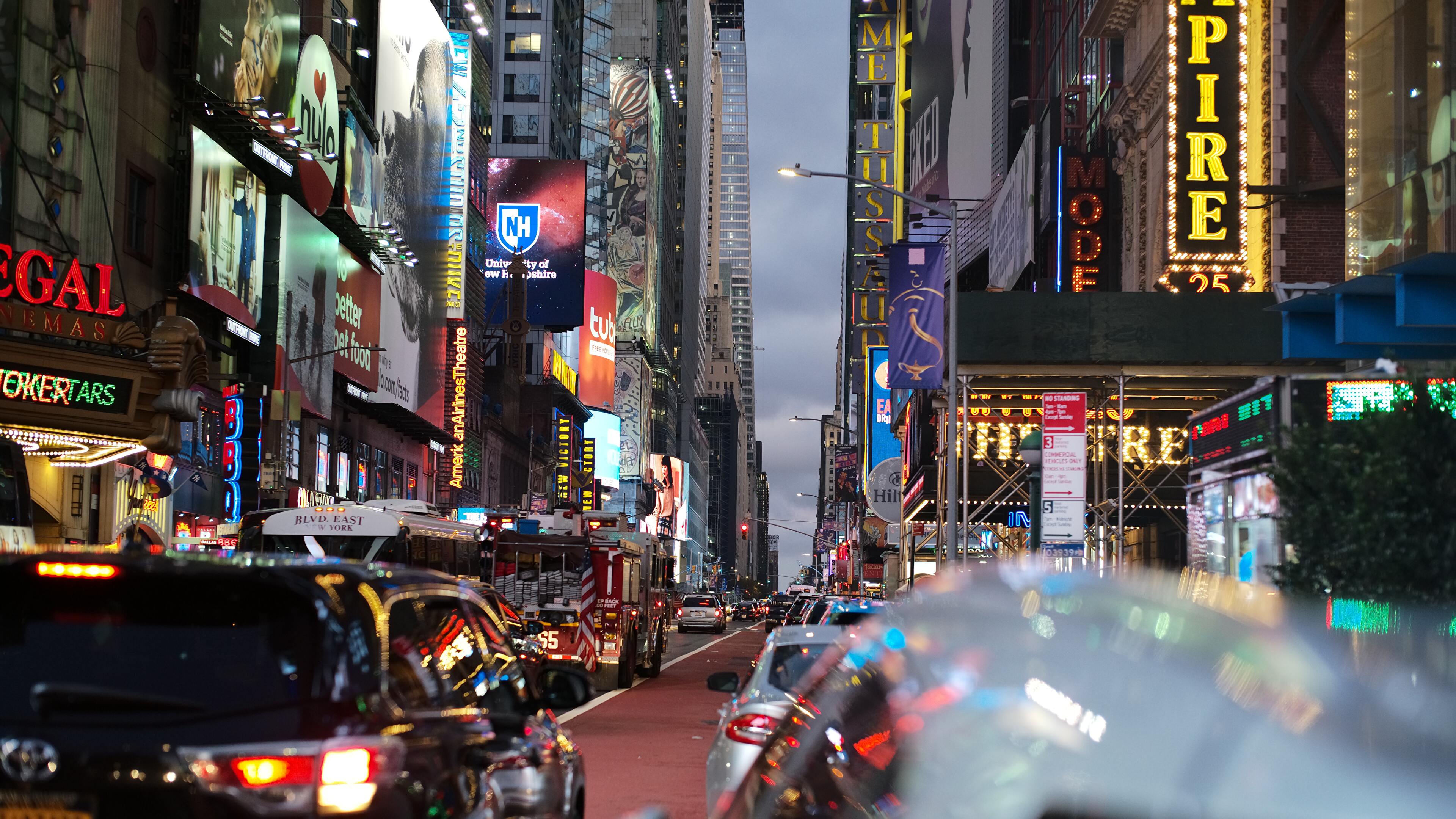 Times Square New York traffico serale, 3840x2160 UHD, PC 4K