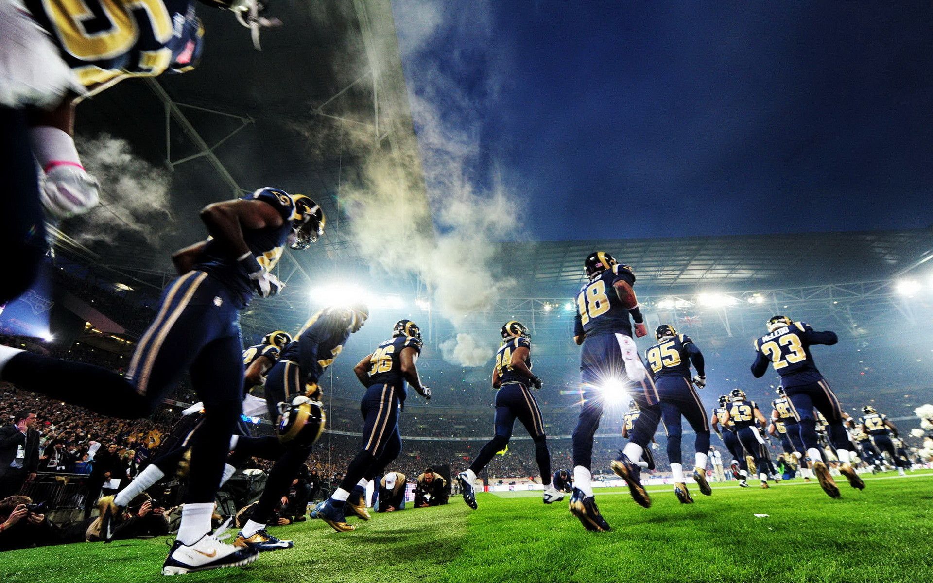 Squadra football americano ingresso stadio, 1920x1200 Full HD+ WUXGA, Desktop