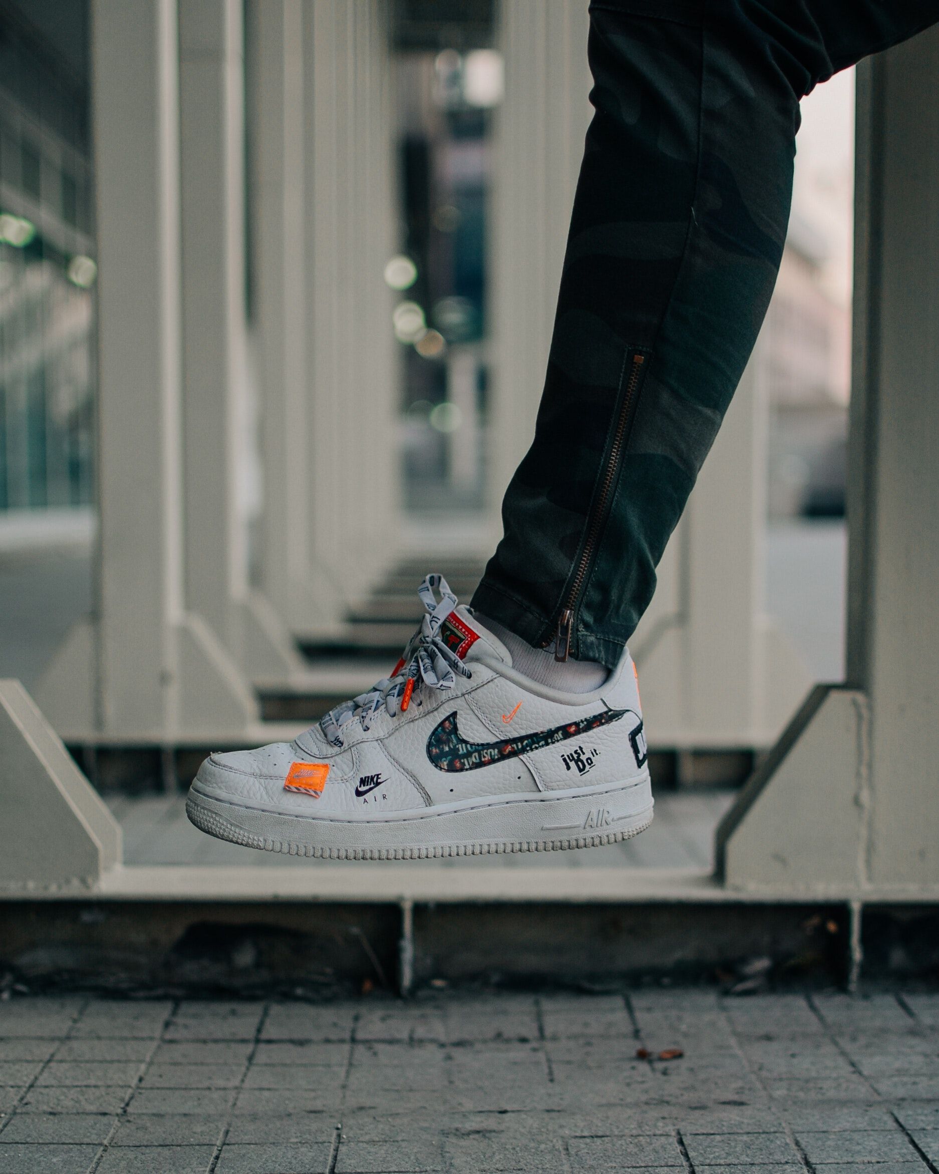 Nike Air Force 1 bianche, 1875x2344 Full HD Verticale, iPhone