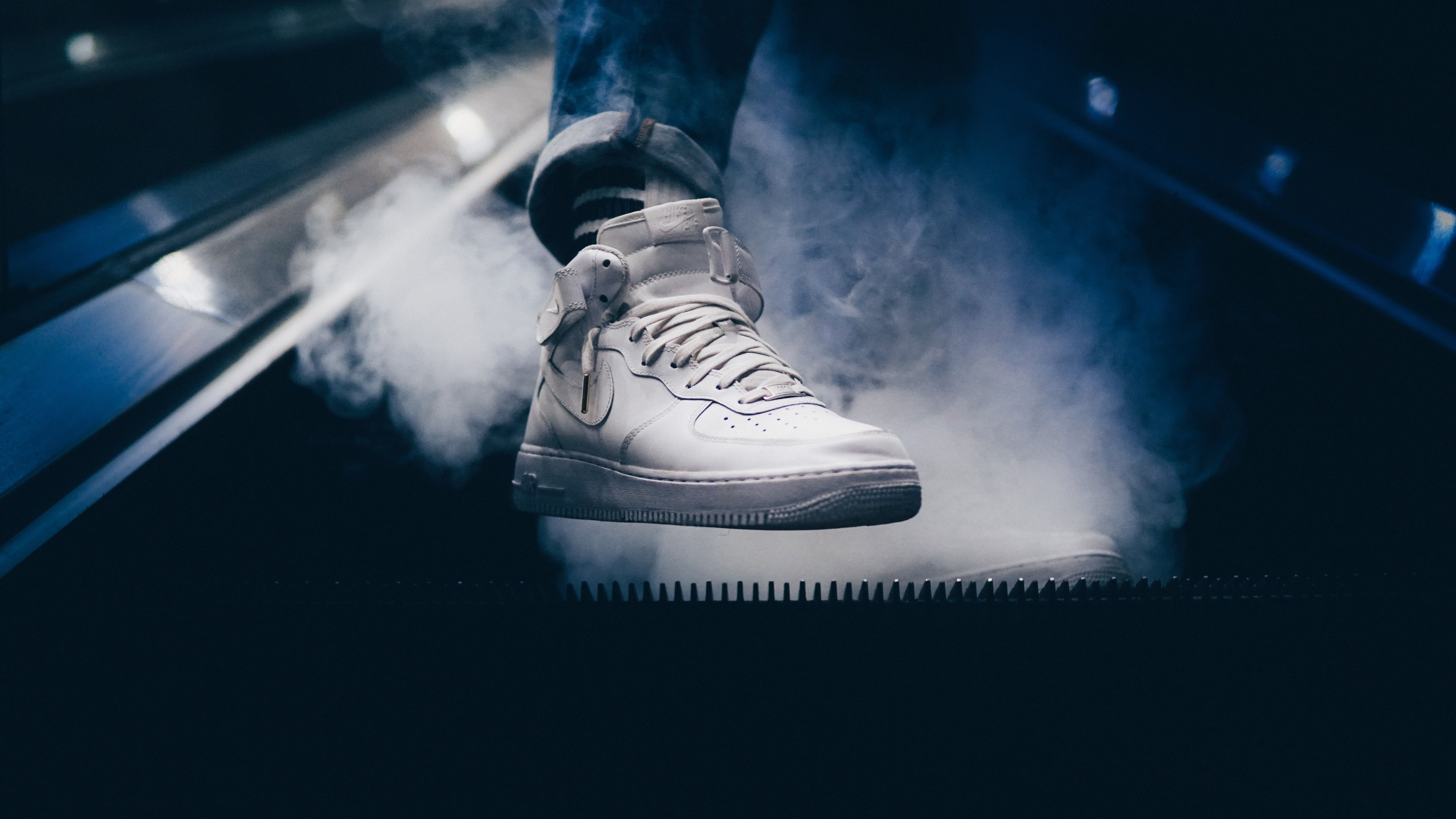 Nike Air Force 1 bianca fumo, 6000x3376 UHD, Monitor 4K