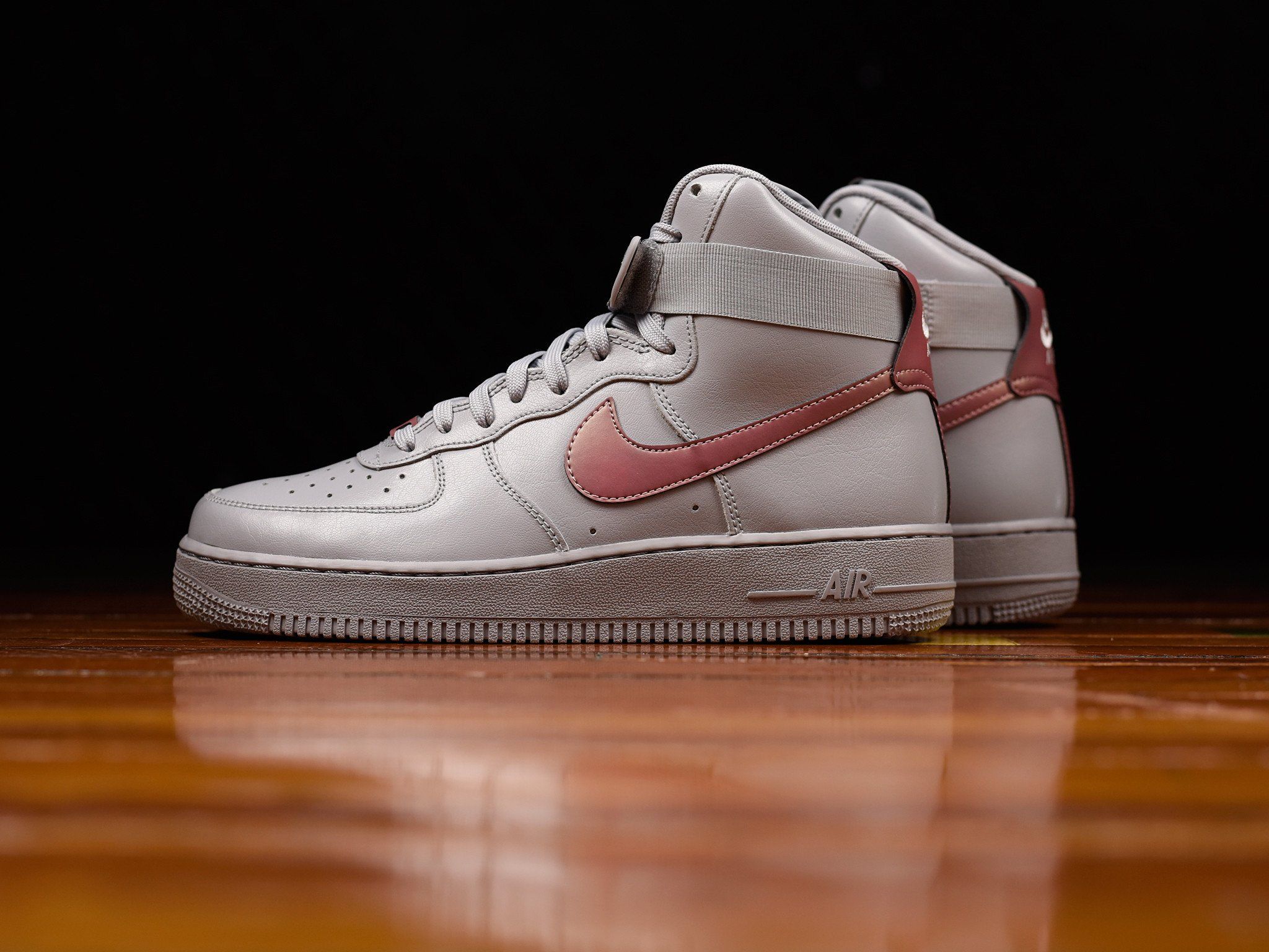 Nike Air Force 1 nere alte, 2560x1440 2K, Monitor Gaming