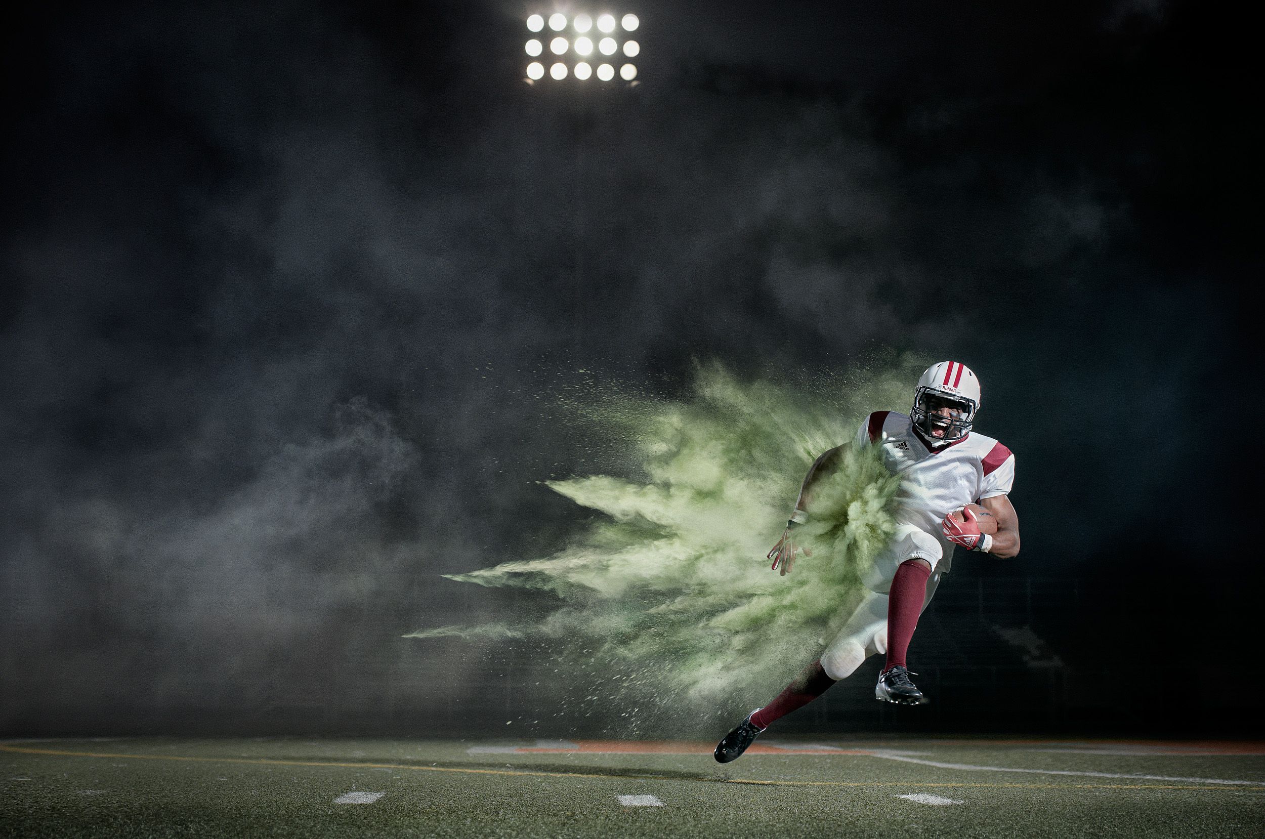 Giocatore football americano polvere, 2500x1658 alta risoluzione, Laptop