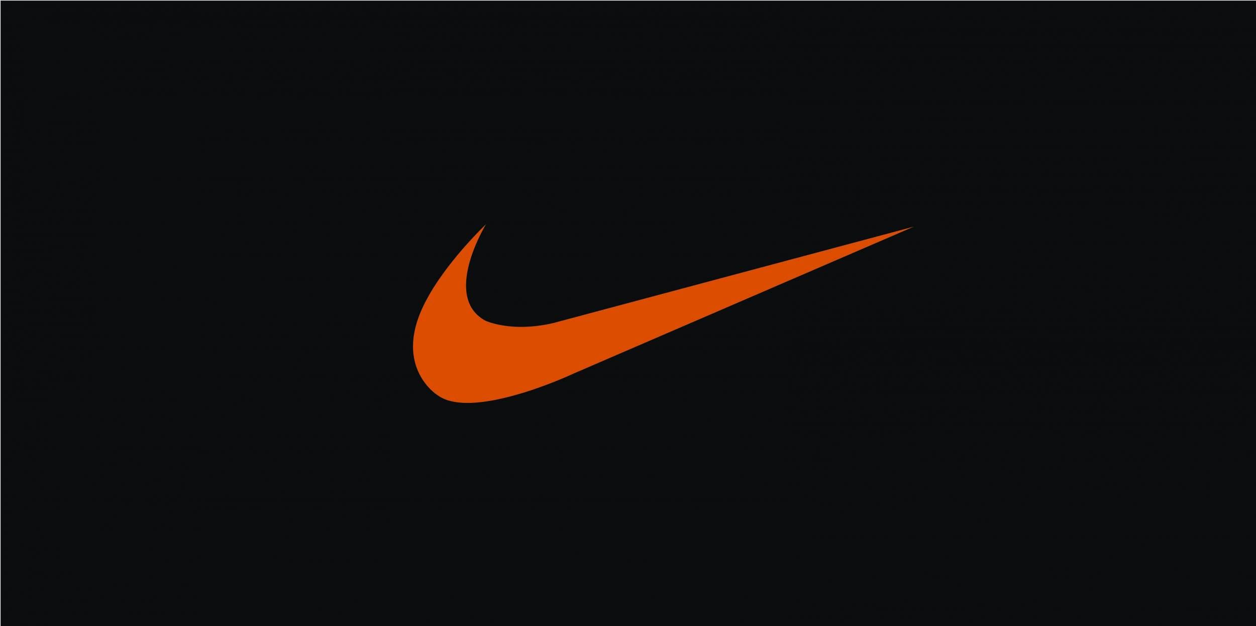 Logo Nike arancione sfondo nero, 2500x1246 alta risoluzione, PC
