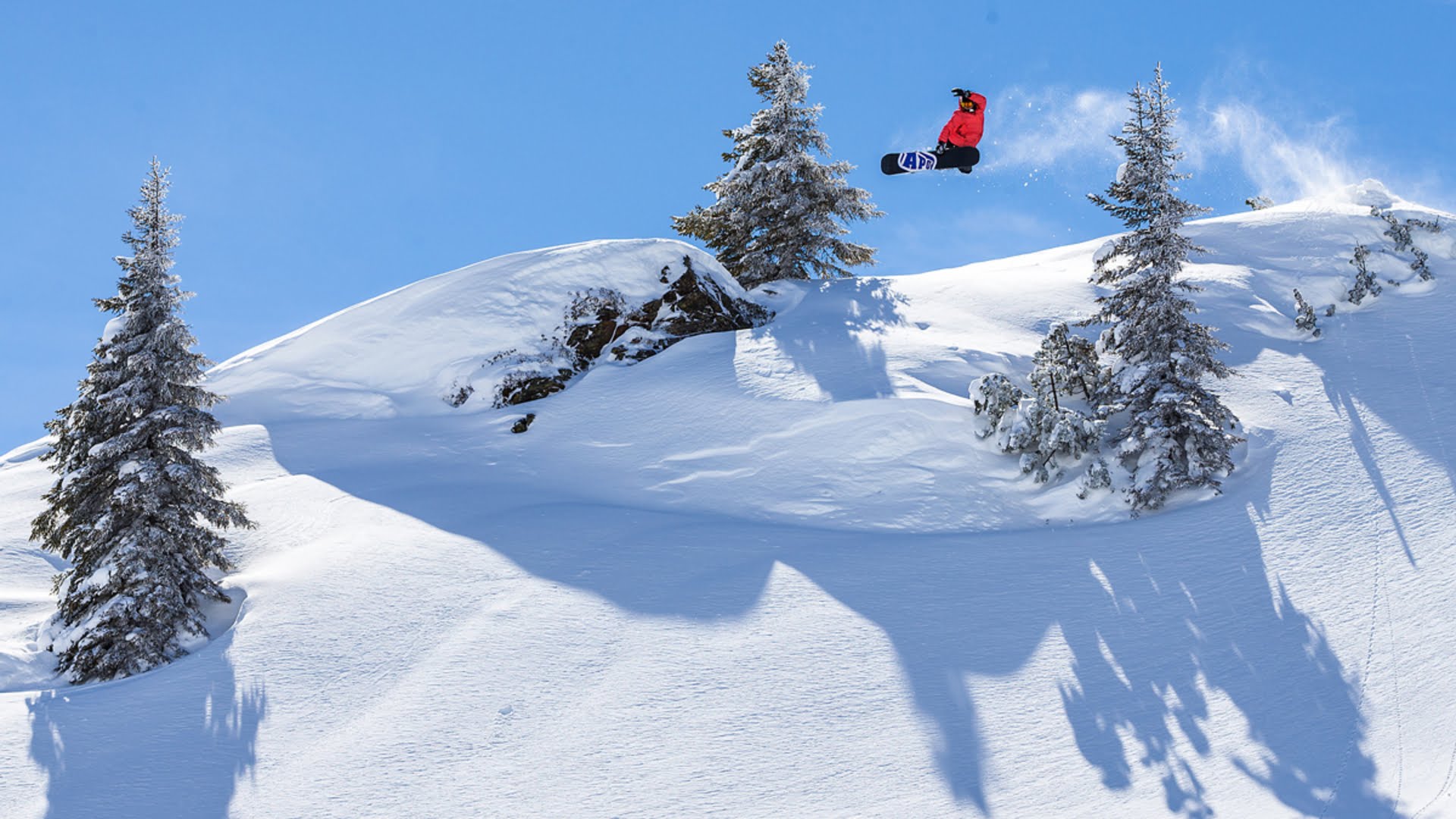Snowboarder in salto su montagna, 1920x1080 Full HD 1080p, Desktop
