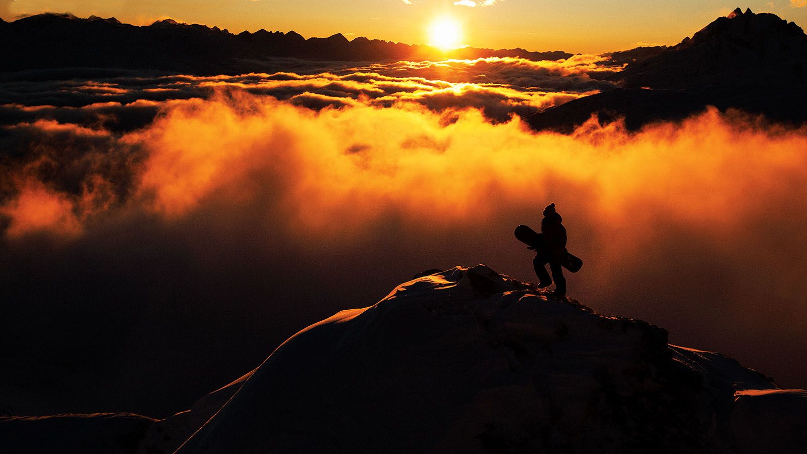 Snowboarder silhouette tramonto montagna, 1600x900 HD Ready, Laptop