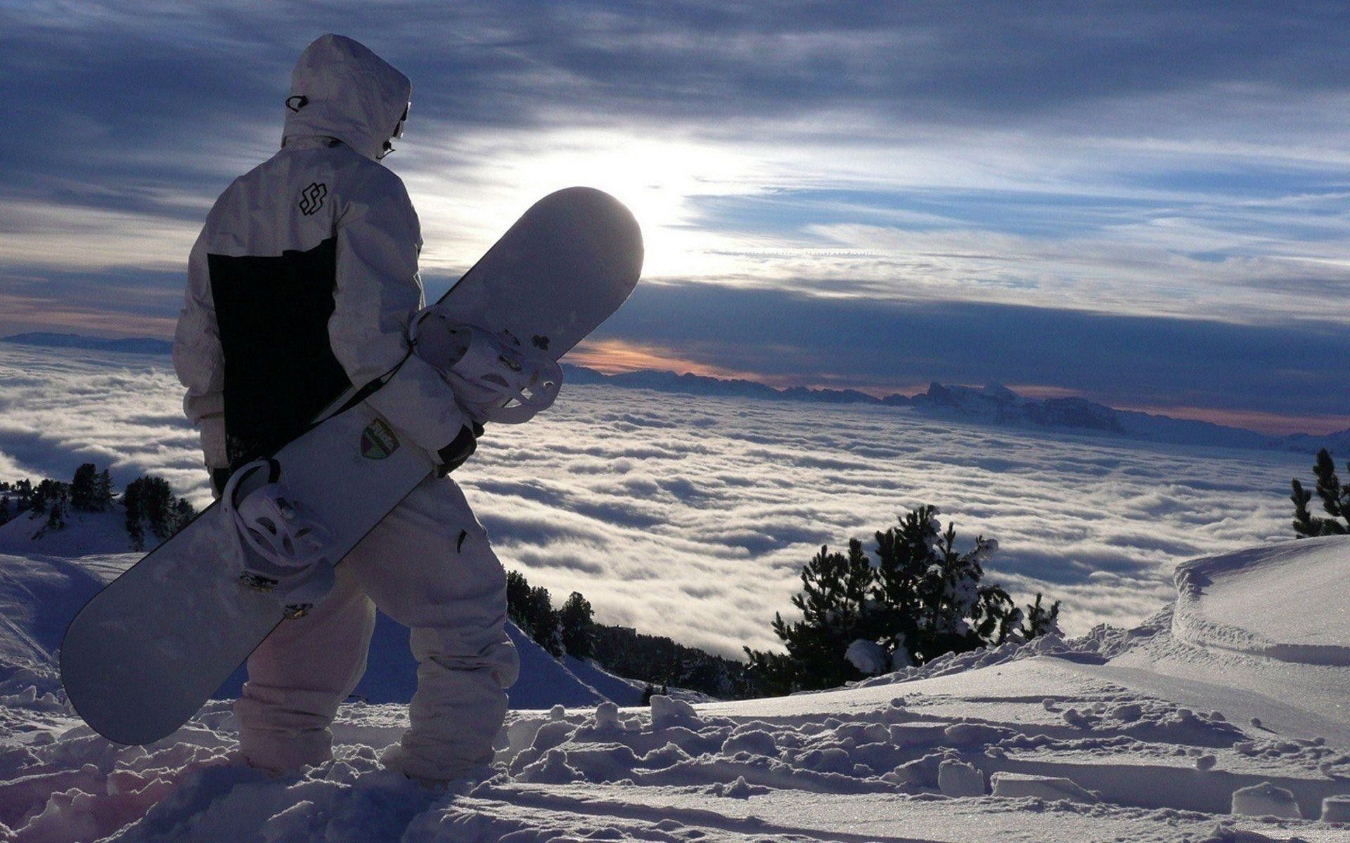 Snowboarder su montagna innevata, 1920x1200 Full HD+ WUXGA, PC