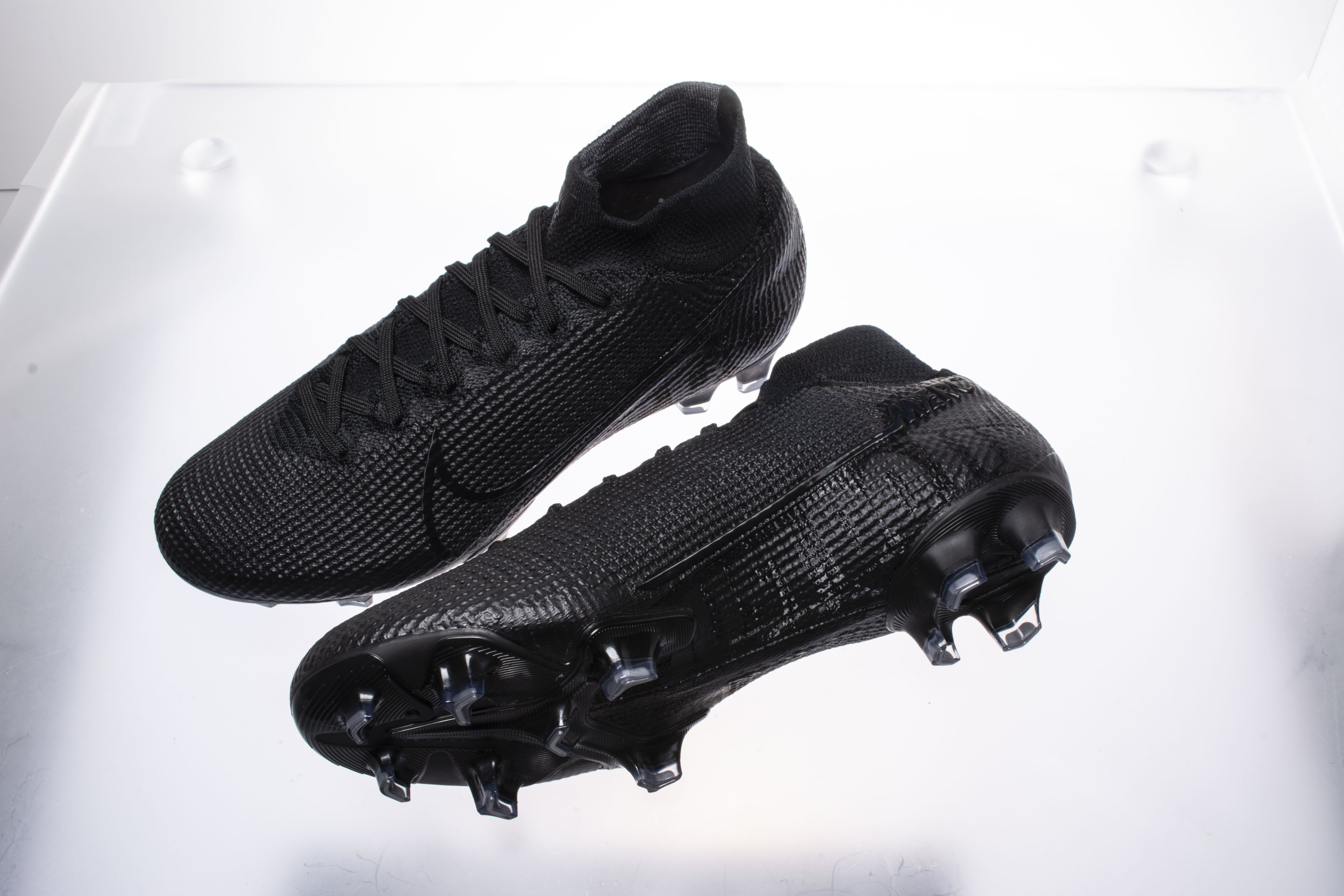 Scarpe calcio Nike Mercurial nere, 6000x4000 Ultra HD, 4K TV