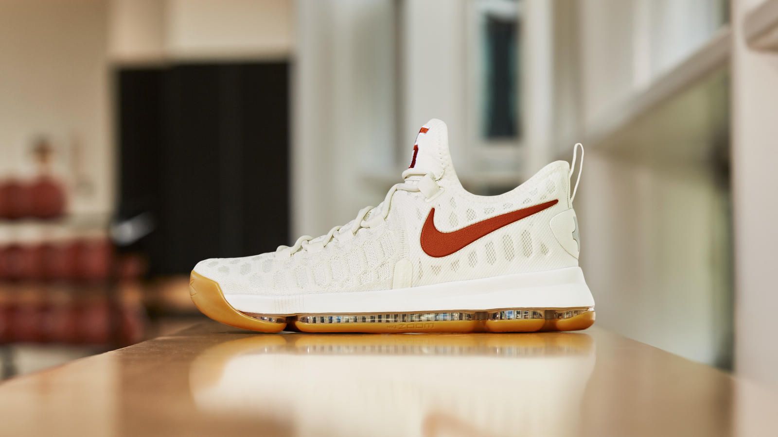 Scarpa Nike bianca Longhorns, abbigliamento sportivo, 1600x900 HD, Desktop