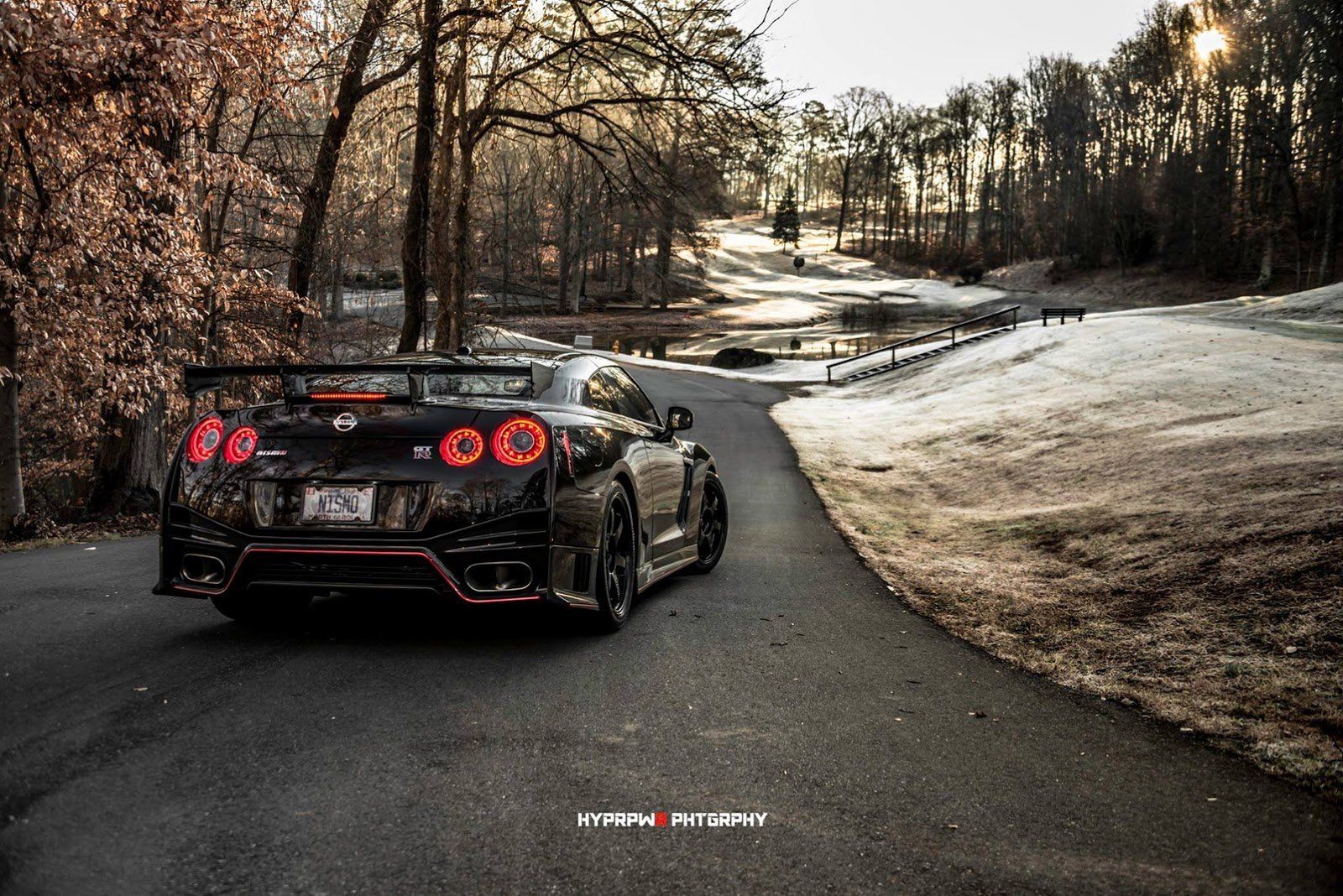 Nissan GTR nera strada, 1600x1068 900p, PC