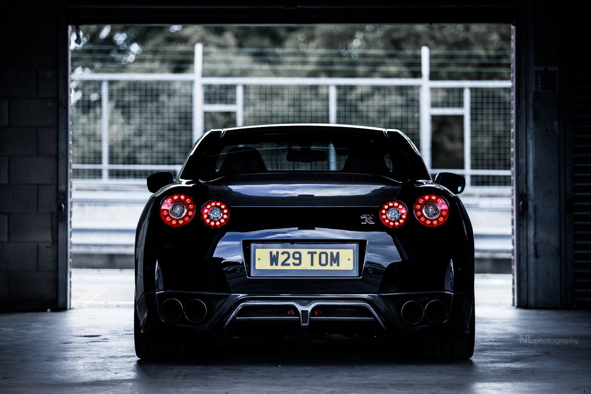 Nissan GTR nera garage, 2048x1365 alta risoluzione, PC