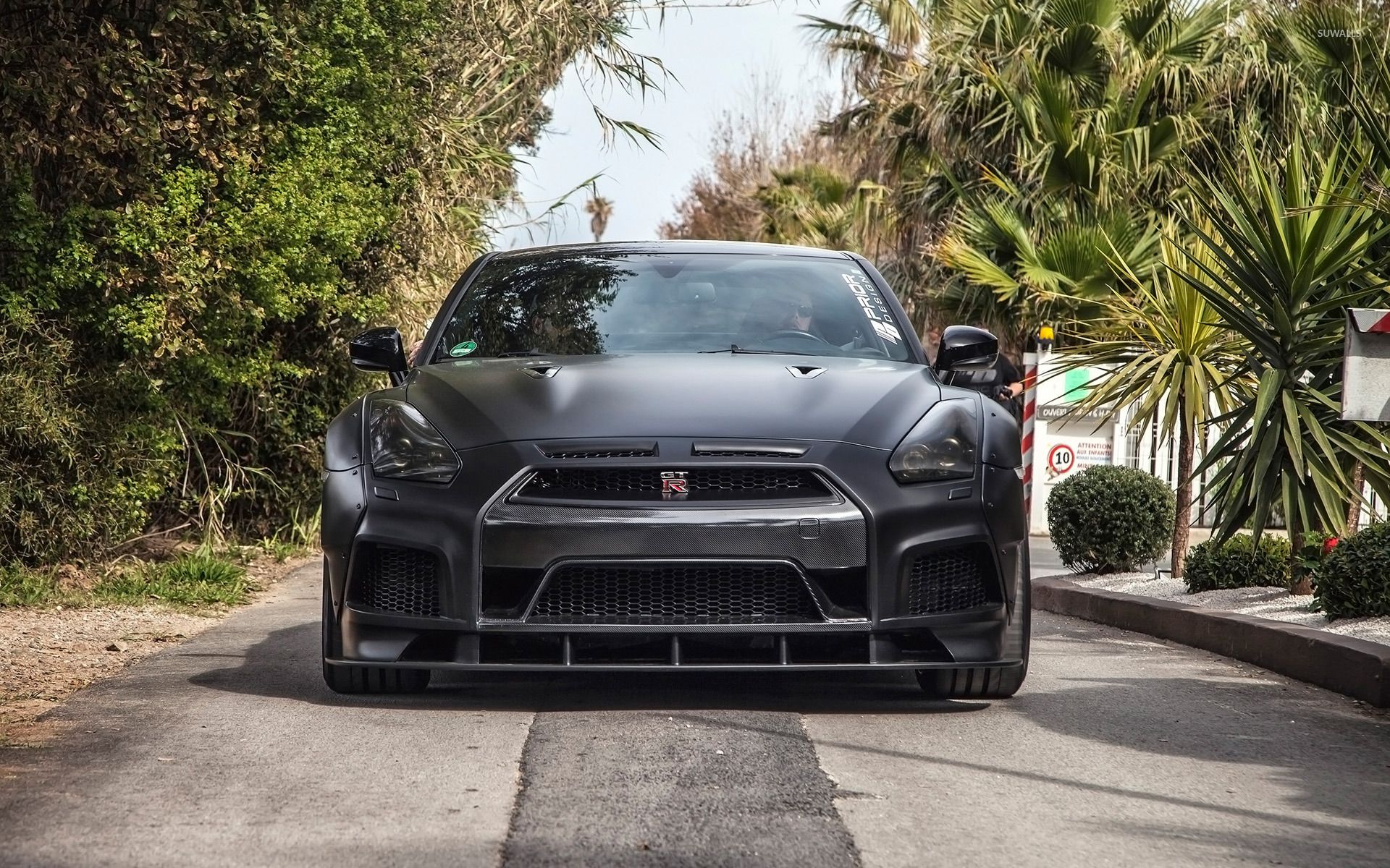 Nissan GT-R nera frontale, 1920x1200 Full HD+, Desktop