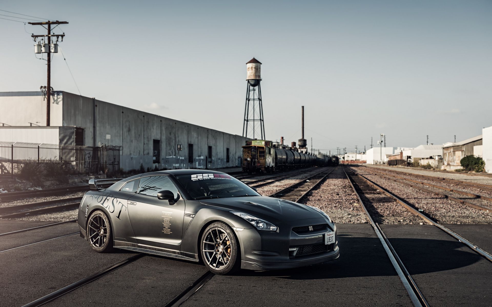 Nissan GT-R nera su binari, 1920x1200 Full HD+ WUXGA, PC